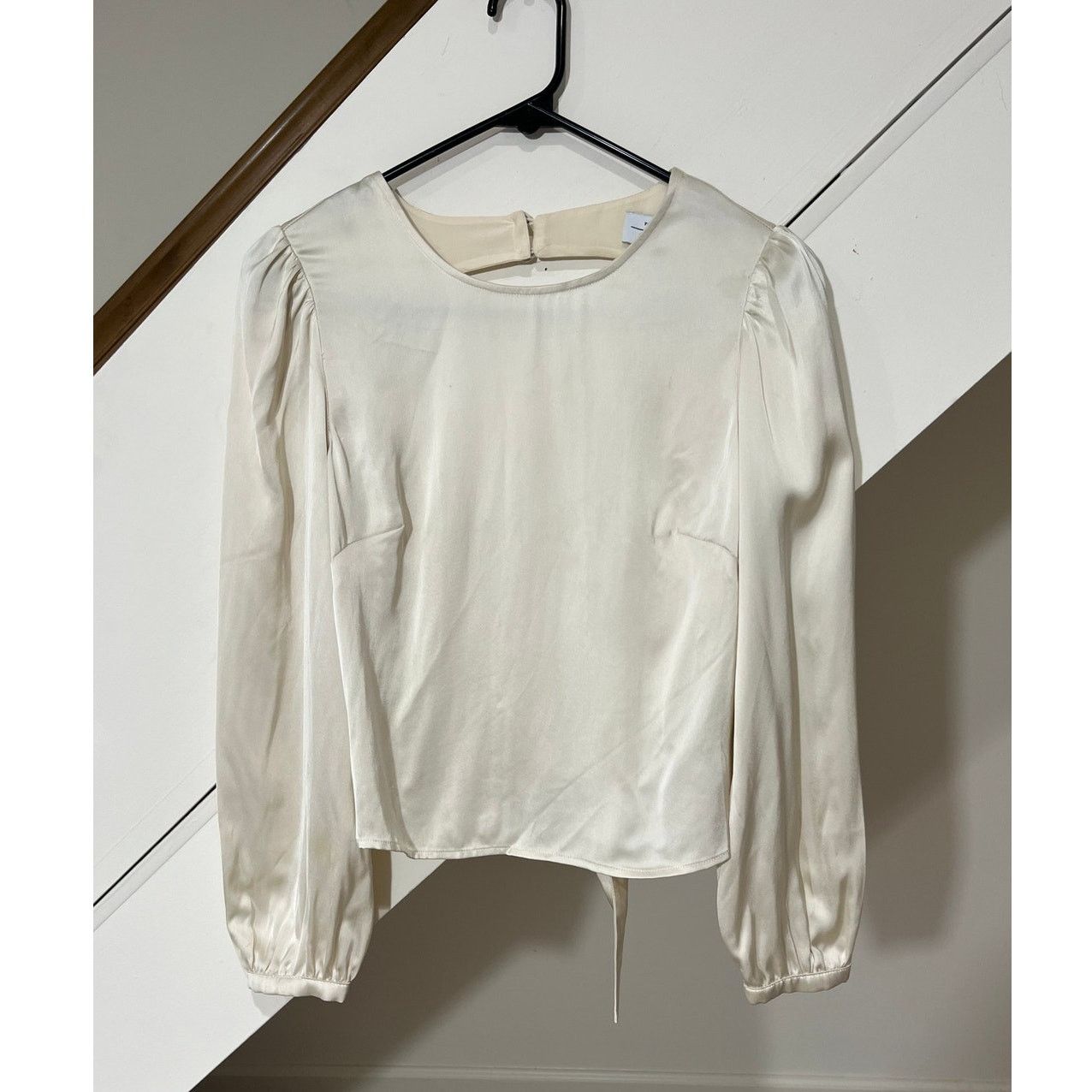 & Other Stories & Other Stories Cream Satin Blouse Cutout Back Tie Size 0 Size XS / US 0-2 / IT 36-38 - 5 Thumbnail