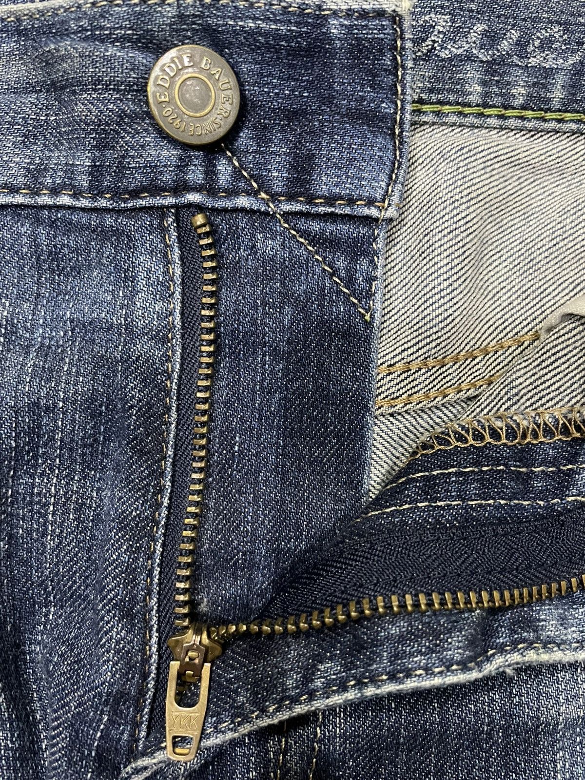 Eddie Bauer Vintage Eddie Bauer Straight Cut Distress Ripped Dark Blue Size US 33 - 8 Thumbnail