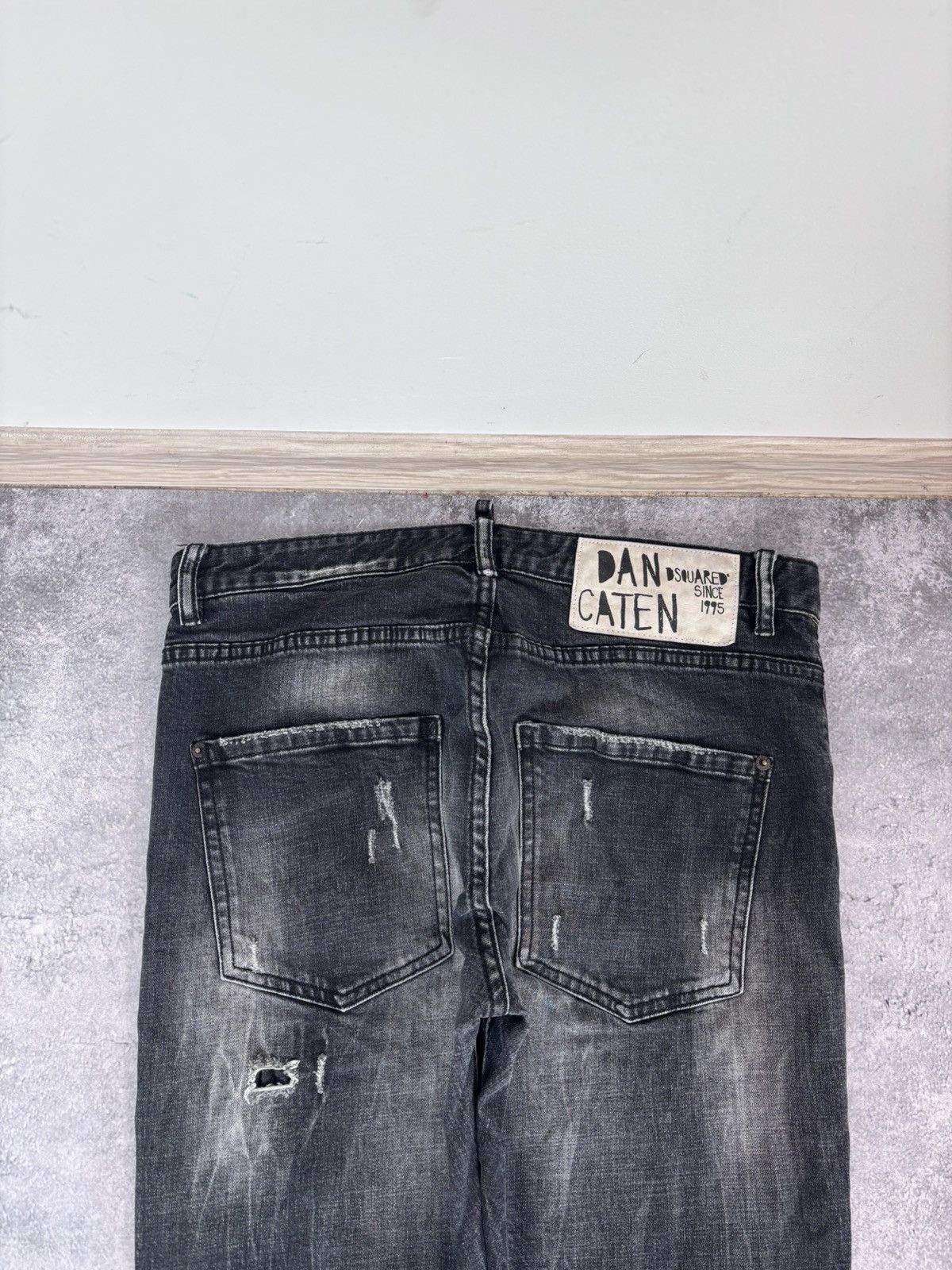 Dsquared2 Dsquared2 Men’s Black/Gray Wash Ripped Denim Jeans Size US 34 / EU 50 - 13 Thumbnail