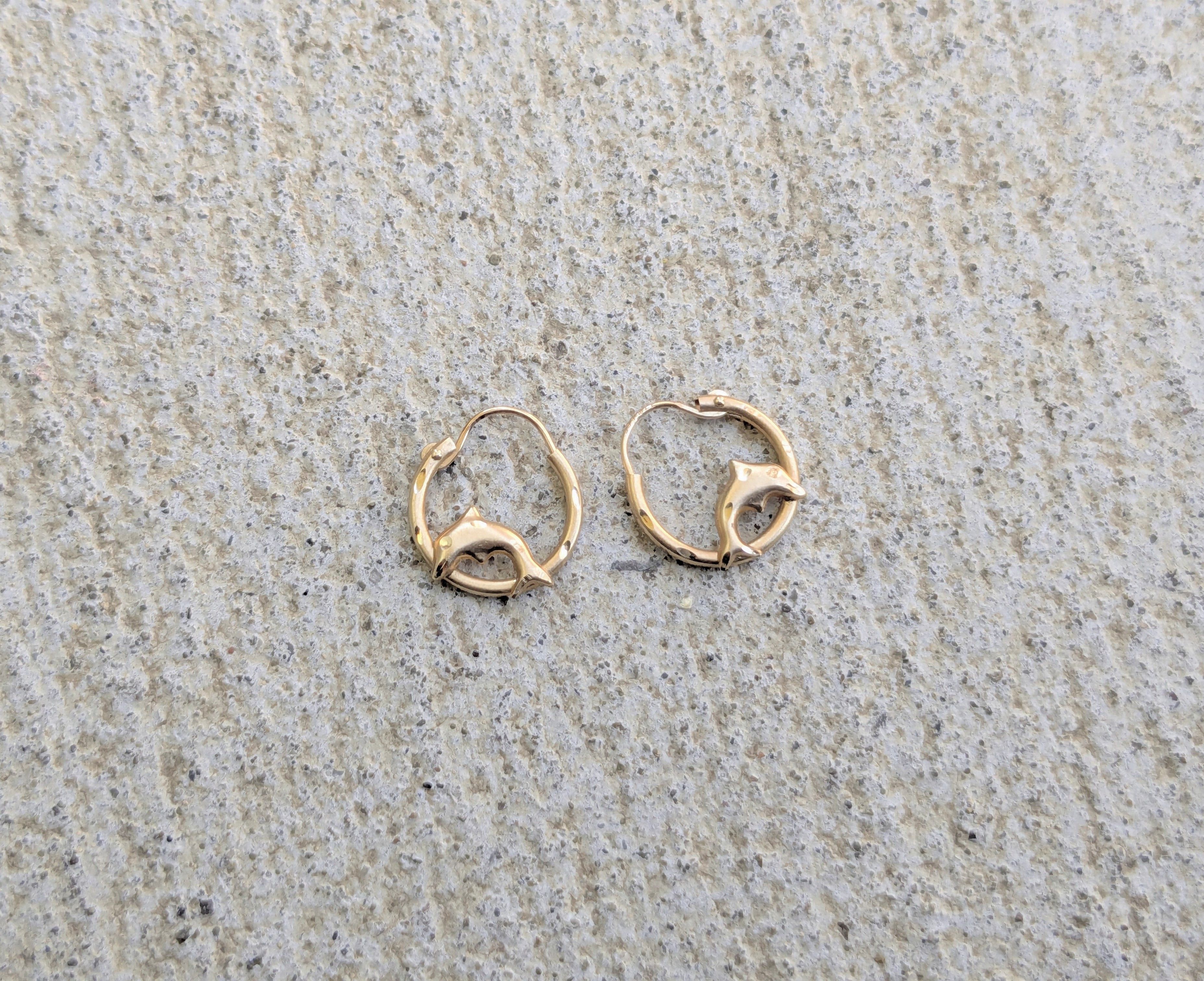 Jewelry × Vintage 14k Yellow Gold Dolphin Earrings Size ONE SIZE - 1 Thumbnail