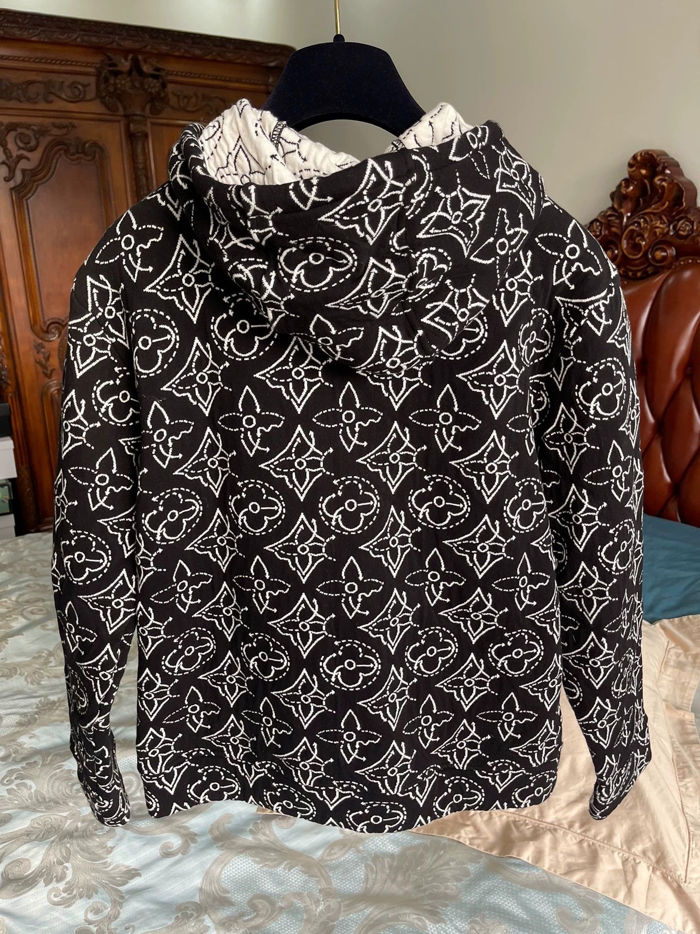 Louis Vuitton LV Monogram Embroidered Full Logo L Jacket Like New Size L / US 10 / IT 46 - 7 Thumbnail