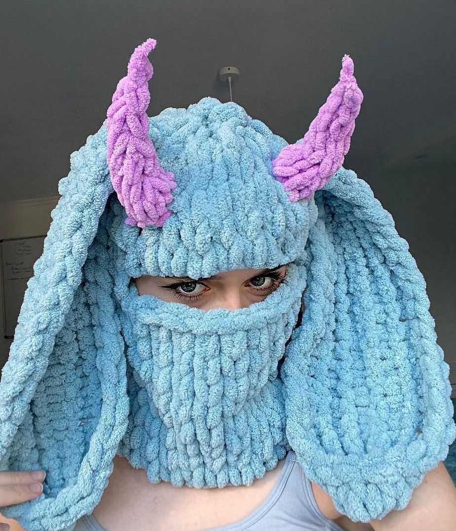 Handmade Handmade knitted balaclava/ski mask demon bunny Size ONE SIZE - 3 Thumbnail