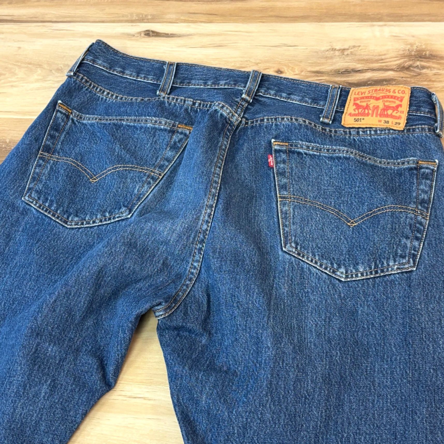 Levi's VINTAGE Levi's 501 Jeans Mens W38 L29 Blue Denim Button Fly Straight Leg Size US 38 / EU 54 - 8 Thumbnail