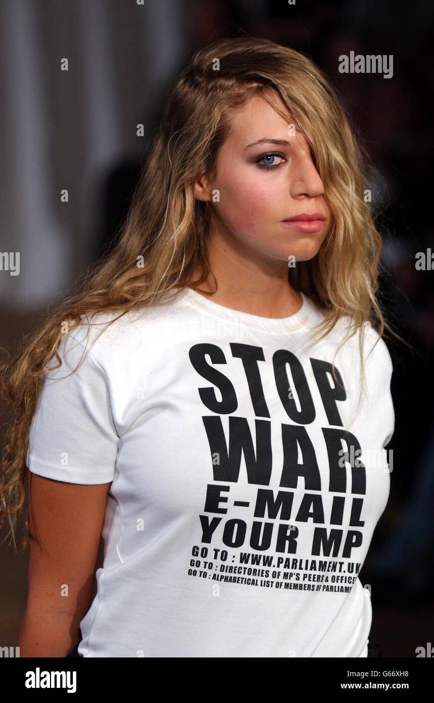 Katharine Hamnett London 2000's Katharine Hamnett " Stop War Email Your MP " T-Shirt Size US M / EU 48-50 / 2 - 10 Thumbnail