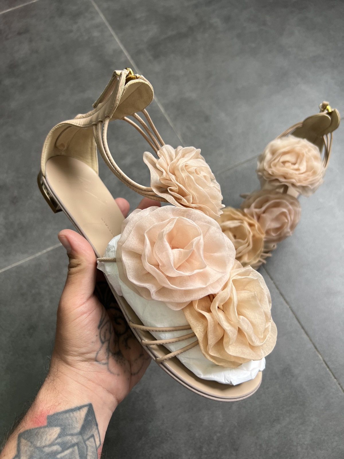 Giuseppe Zanotti Crazy Giuseppe Zanotti Chanel style flowers sandals Size US 9 / IT 39 - 2 Thumbnail