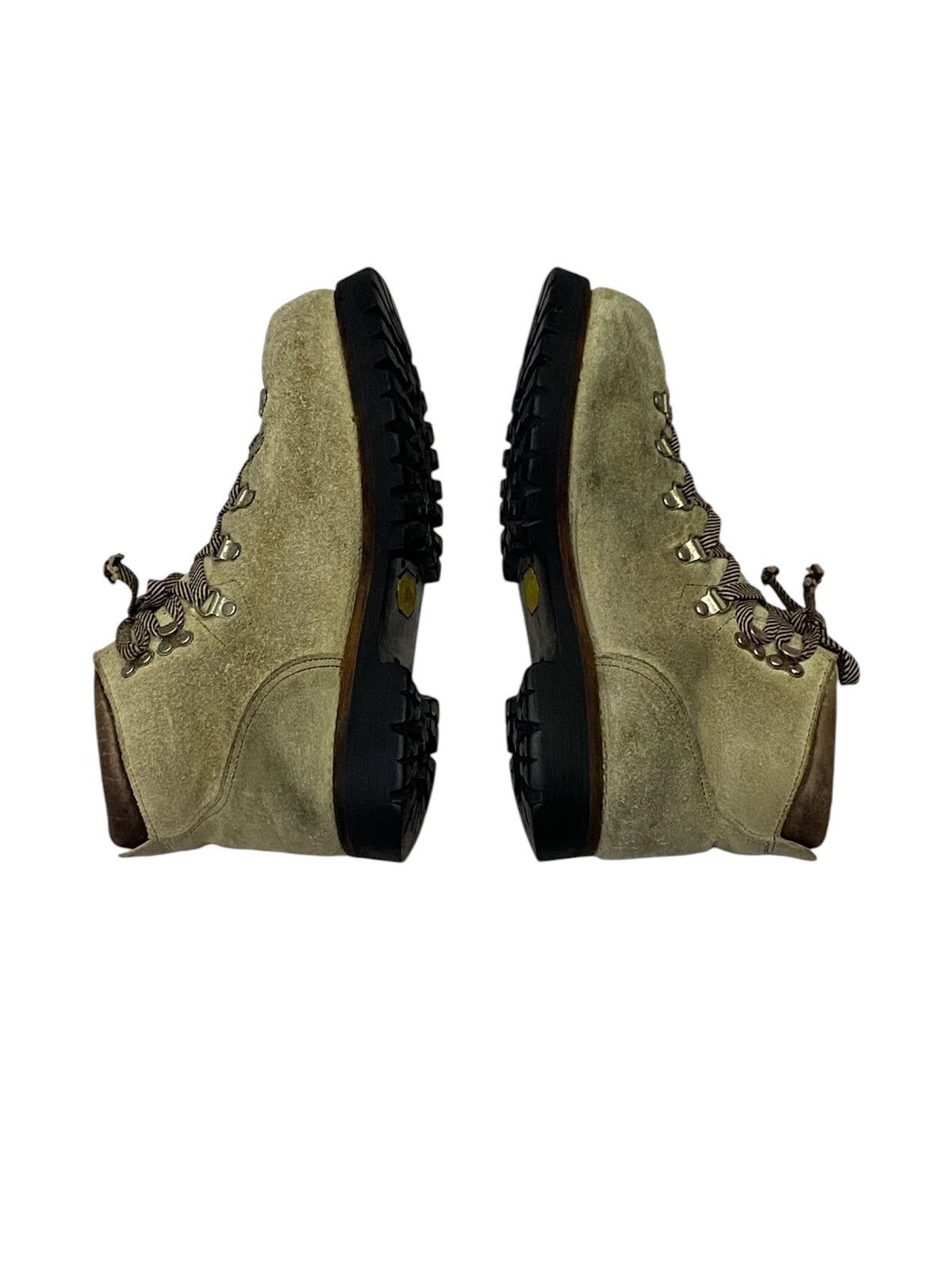 Bape Rare🔥A Bathing Ape 978 - FW -01 Suede Beige Boots Size US 9 / EU 42 - 8 Thumbnail