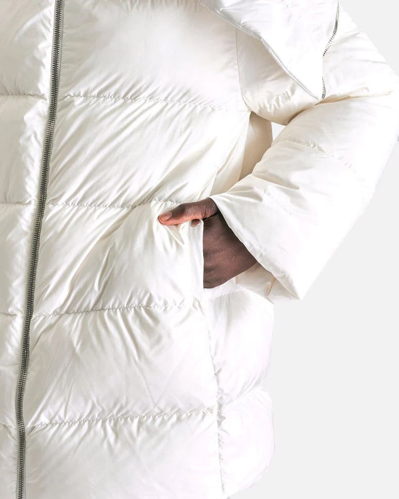 Rick Owens o1s1v1r1oon0825 Moncler Hooded Cyclopic Coat in Milk/White Size US L / EU 52-54 / 3 - 11 Thumbnail