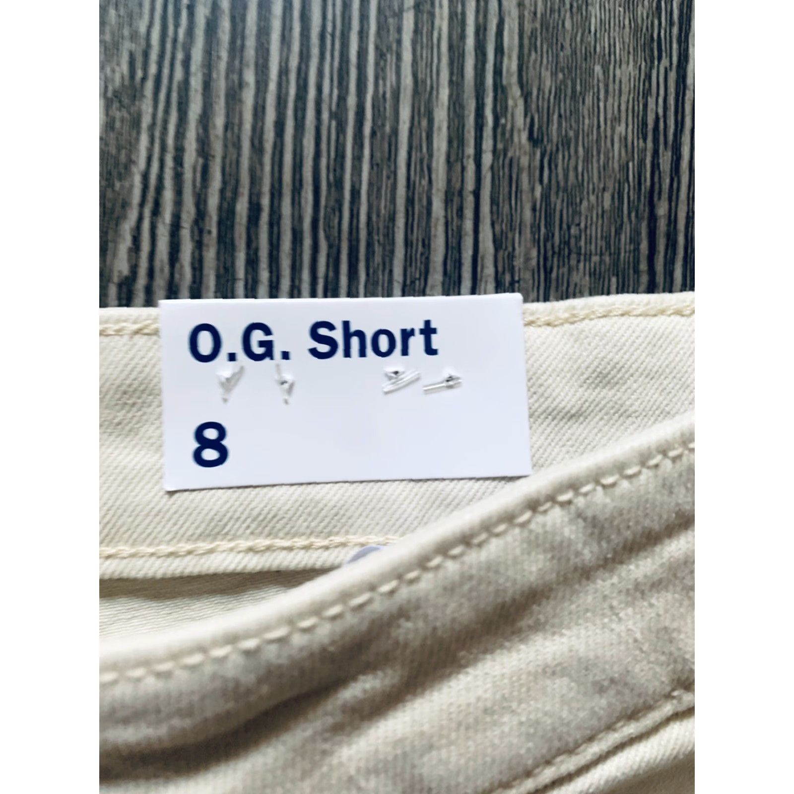 Old Navy Old Navy O.G. Short High Rise tan Jean Shorts Cuffed Size 8 NWT Womens Regular Denim 5-Pocket Mom Fit Holiday/Classic 3in Inseam Tan Size 30" / US 8 / IT 44 - 7 Thumbnail
