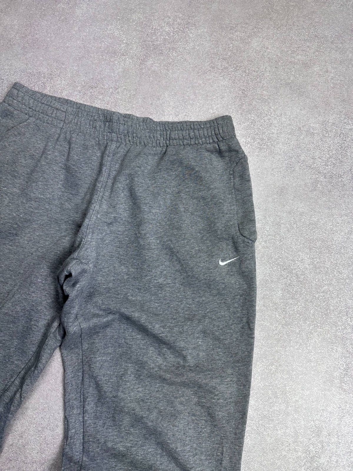 Nike Vintage Nike Swoosh Y2K Baggy Sweatpants Joggers L Size US 34 / EU 50 - 2 Thumbnail