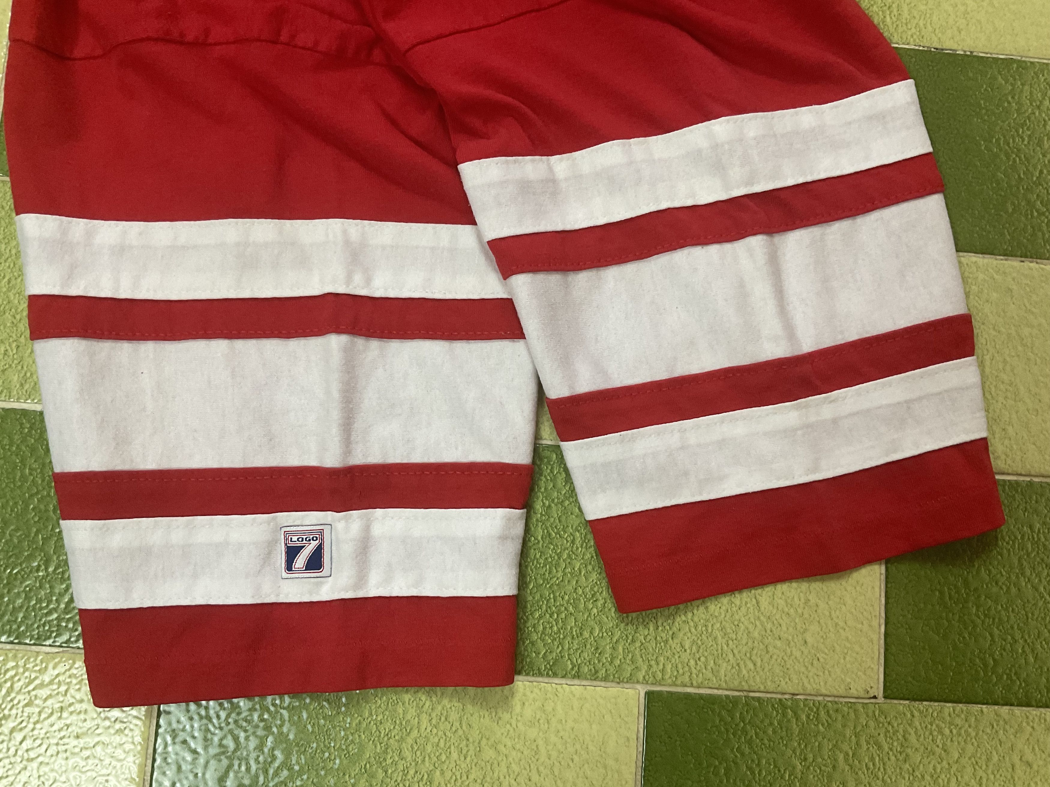 NHL Vintage 90s Detroit Red Wings Raglan T-Shirt 3/4 Sleeve Size US L / EU 52-54 / 3 - 4 Thumbnail