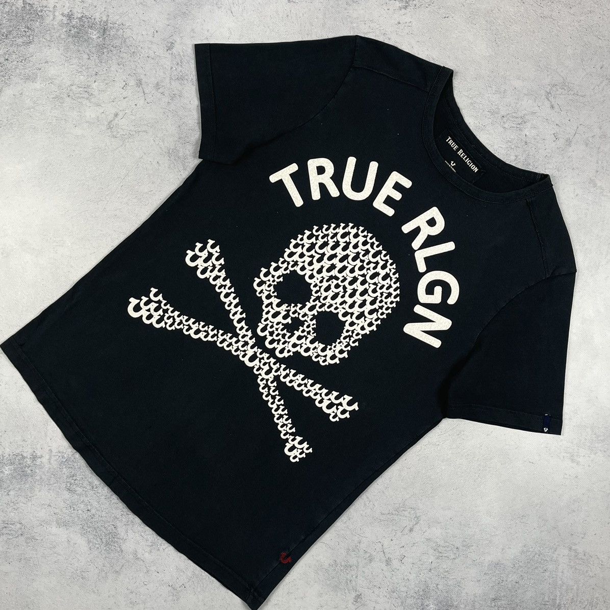 True Religion Vintage True Religion y2k skulls rare big logo tee 00’s Size US S / EU 44-46 / 1 - 1 Thumbnail
