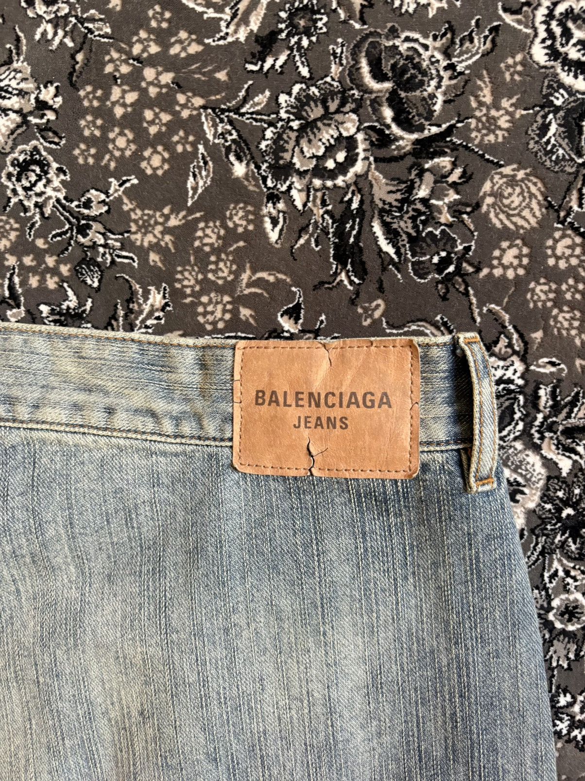 Balenciaga Balenciaga FW24 Italian Ring Jeans Size US 36 / EU 52 - 4 Thumbnail