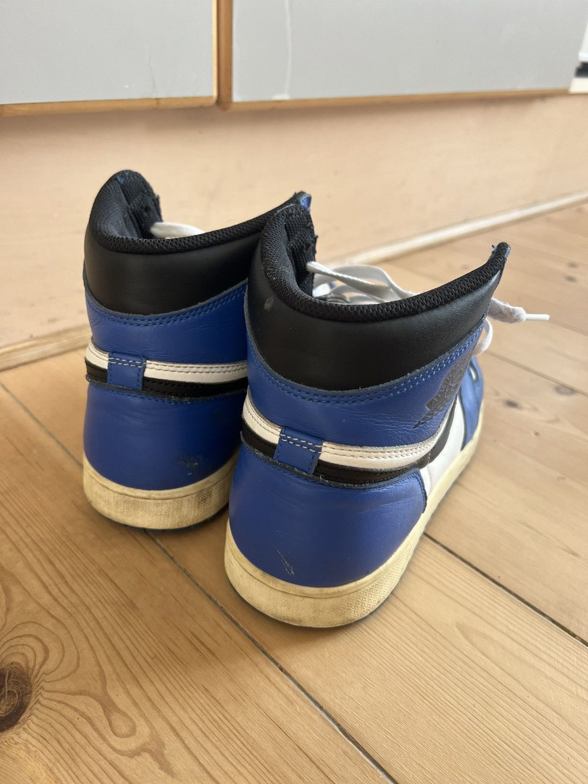 Jordan Brand Jordan 1 game royal high og Size US 10.5 / EU 43-44 - 4 Thumbnail