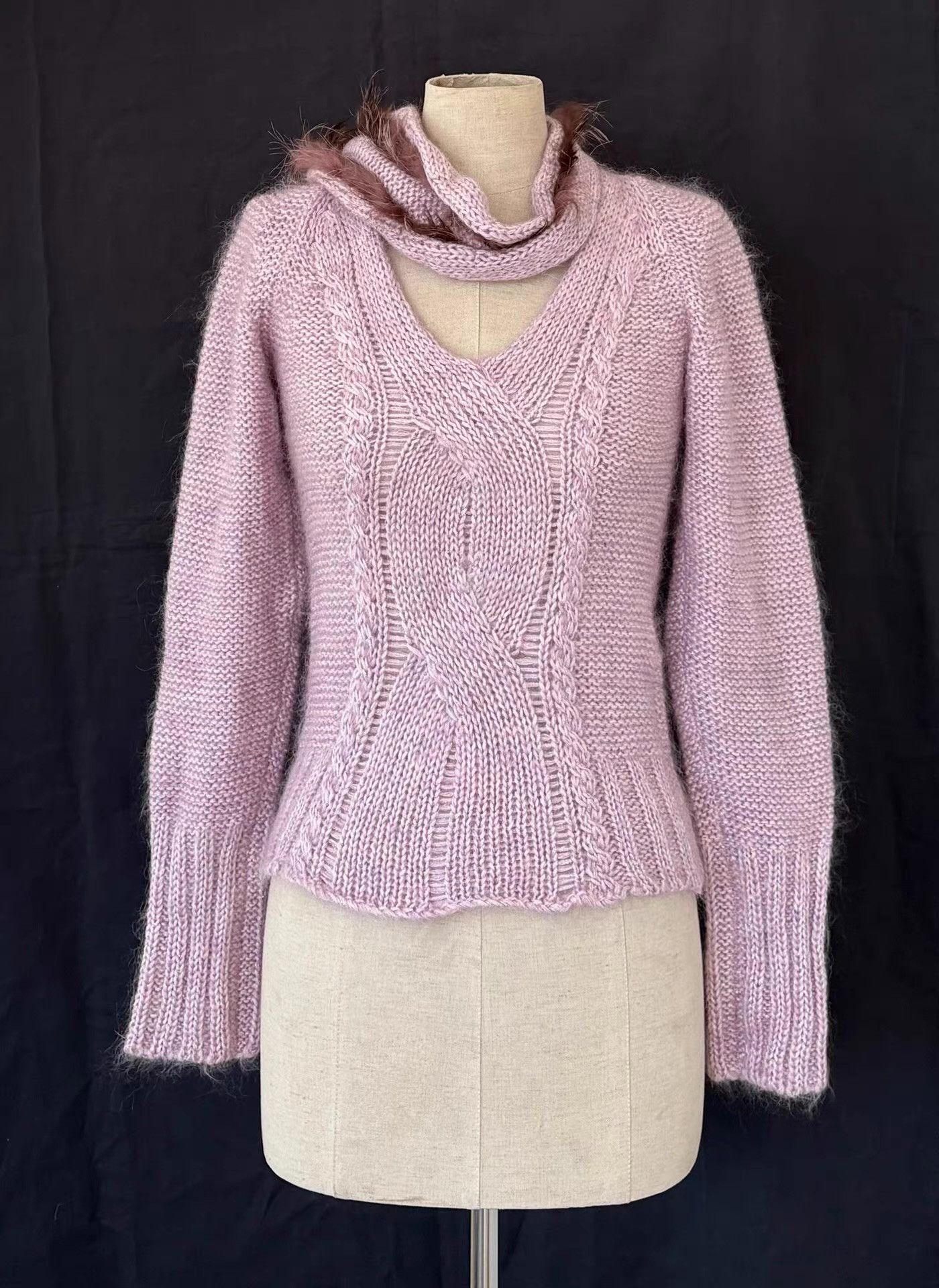 Roberto Cavalli Roberto Cavalli Women's Taro Purple Sweater Ｑ21 Size M / US 6-8 / IT 42-44 - 1 Thumbnail