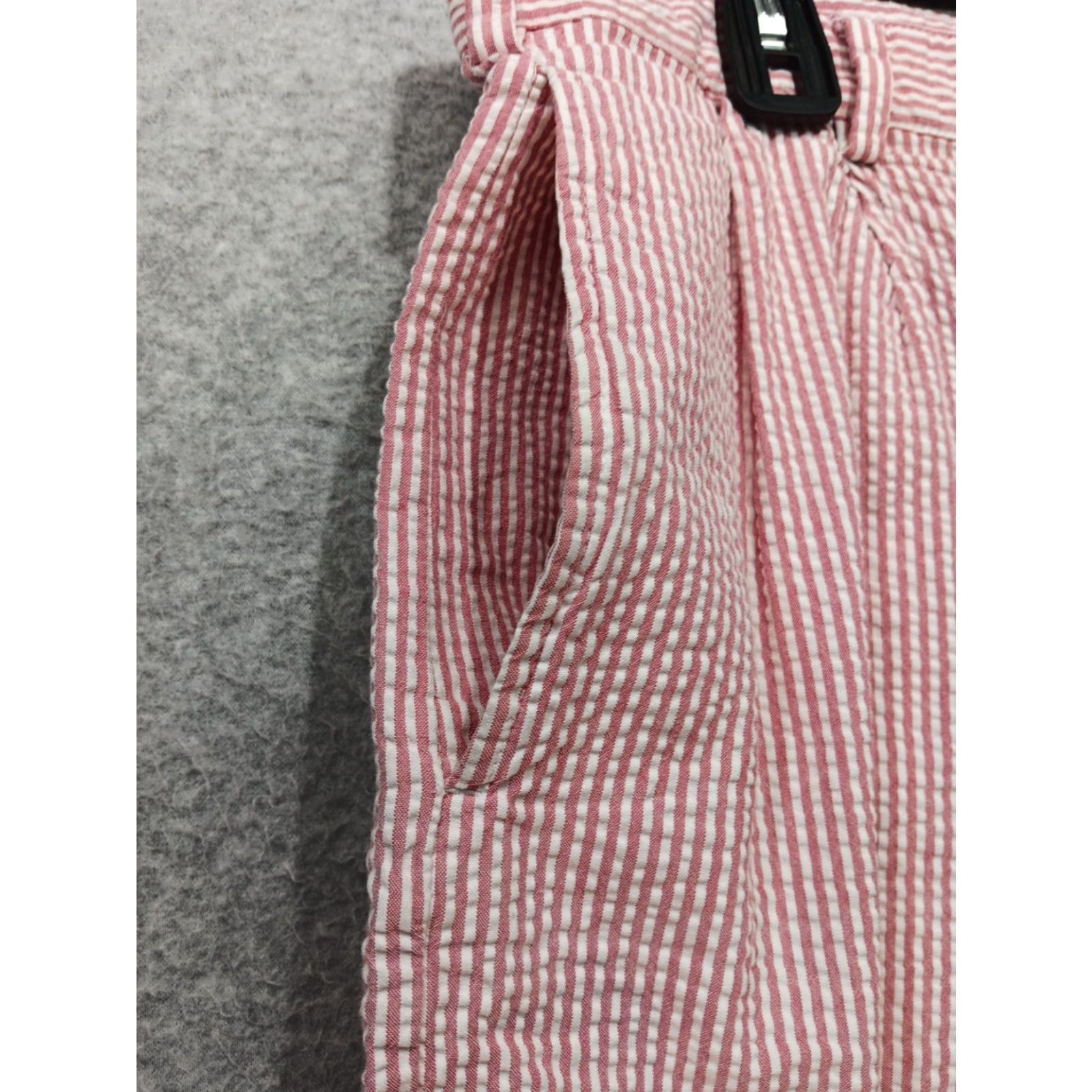Jos. A. Bank VINTAGE Jos A Bank Seersucker Shorts Men 38 Waist Red White Striped Pleated GUC Size US 38 / EU 54 - 4 Thumbnail