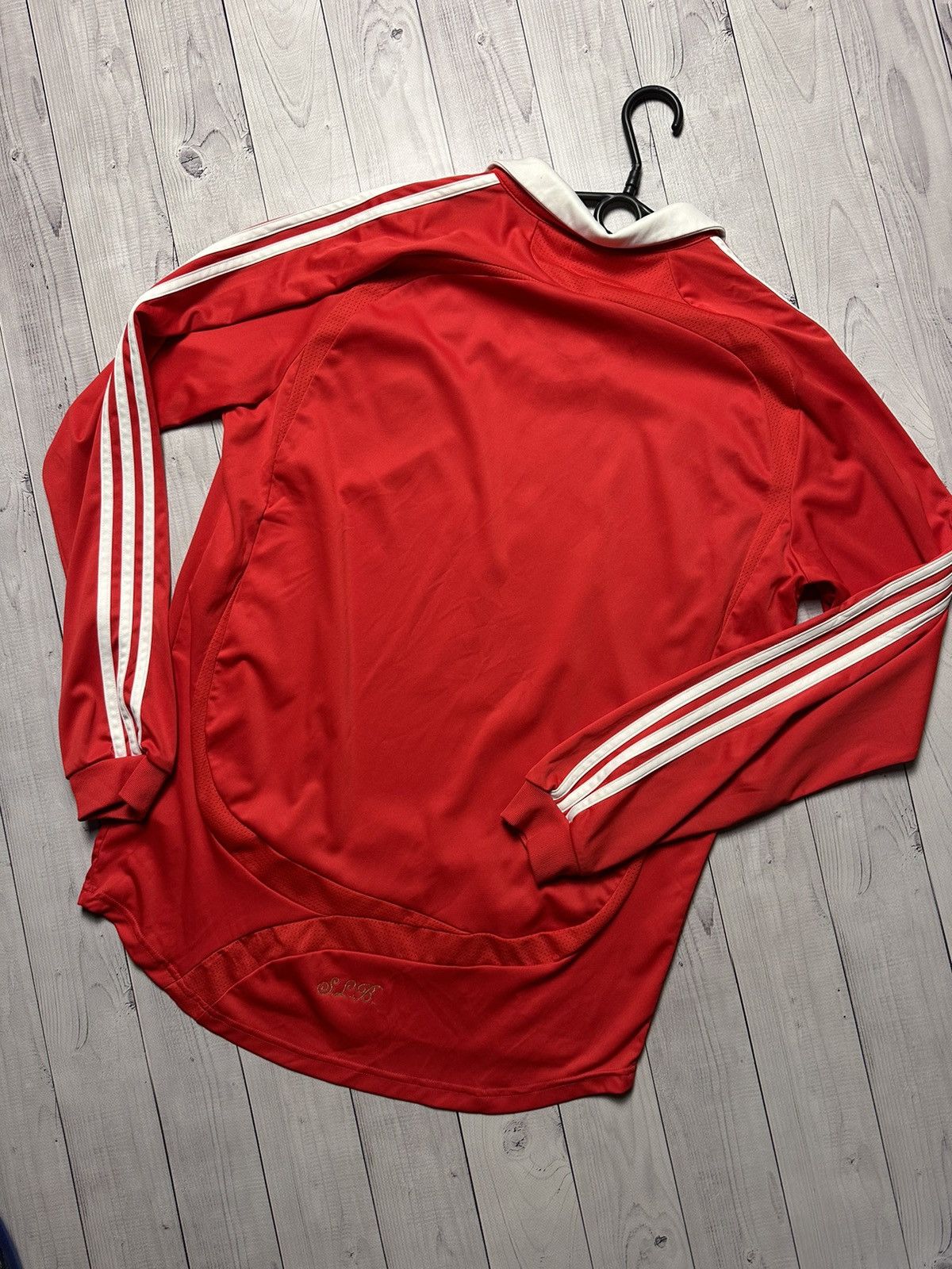 Adidas × Vintage Vintage adidas Benfica soccer jersey size M long sleeve Size US M / EU 48-50 / 2 - 8 Thumbnail