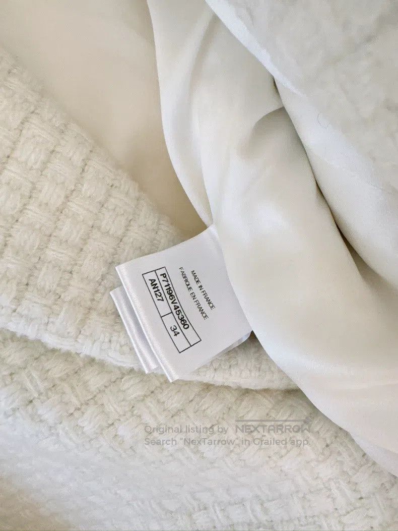 Chanel Chanel 21B Autumn and Winter Preview White Wafflog Jacket Size XXS / US 00 / IT 34 - 8 Thumbnail