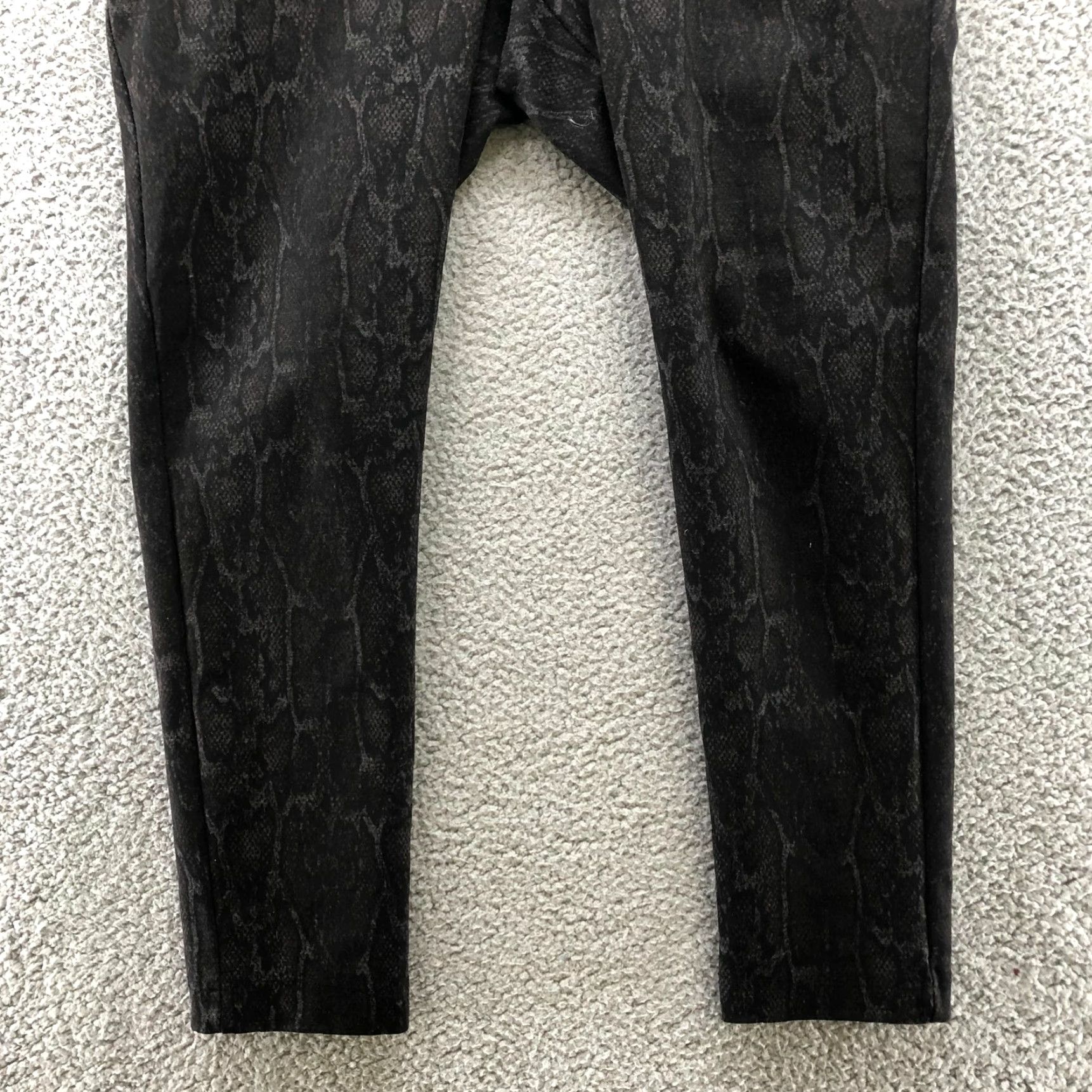 Calvin Klein Calvin Klein Ponte Leggings Pants Womens L Snakeskin Print Black Gray High Rise Size 36" / US 14 / IT 50 - 4 Thumbnail