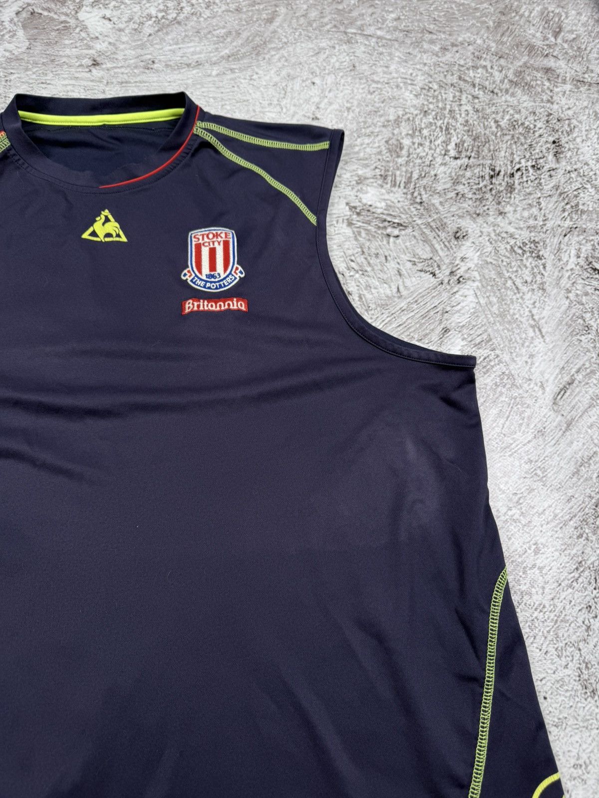 Le Coq Sportif Stoke city le coq sportif soccer jersey tank top Size US XXL / EU 58 / 5 - 2 Thumbnail