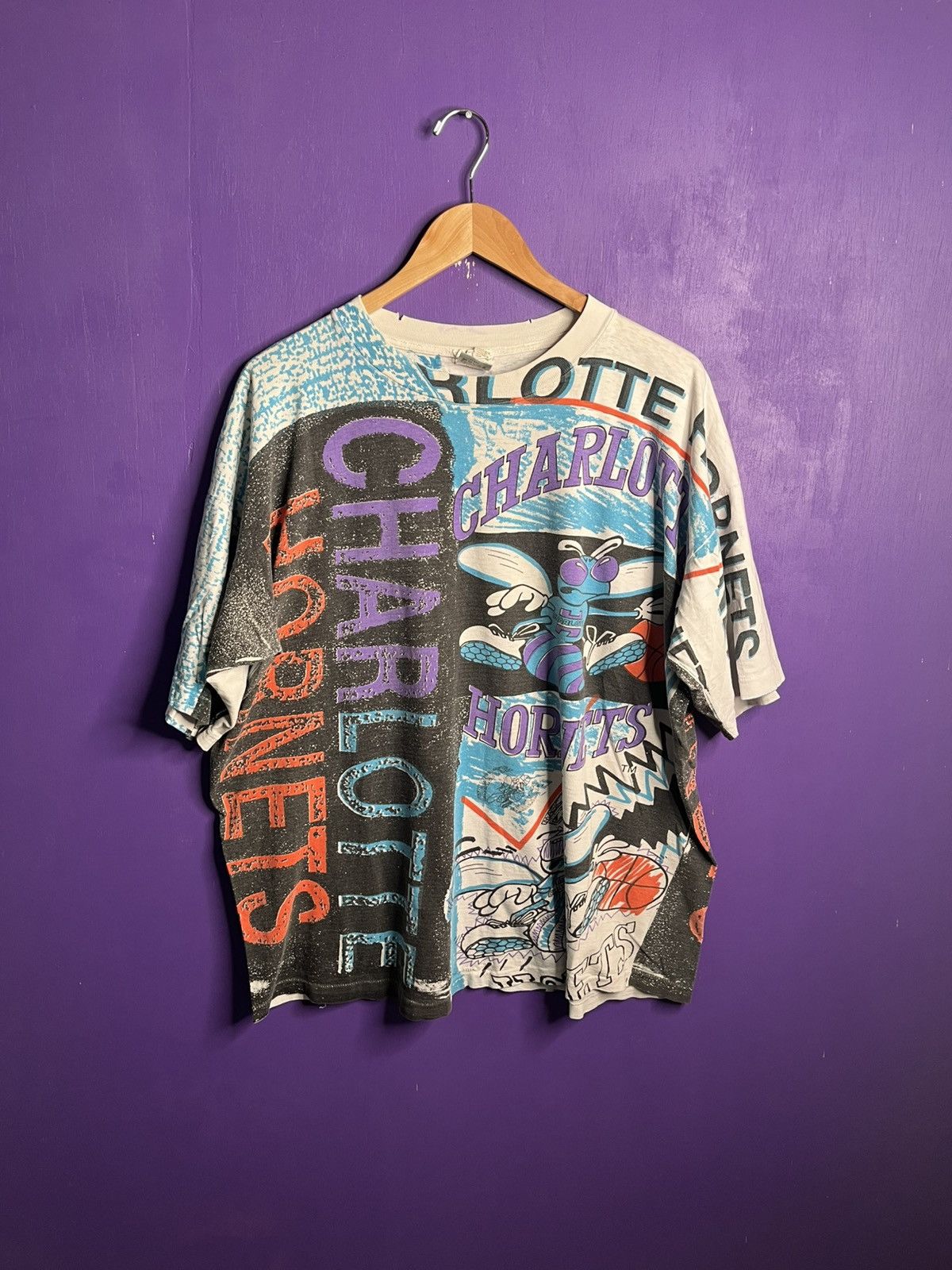 NBA × Vintage Vintage 90s Magic Johnson Charlotte hornets AOP t-shirt Size US XXL / EU 58 / 5 - 1 Thumbnail