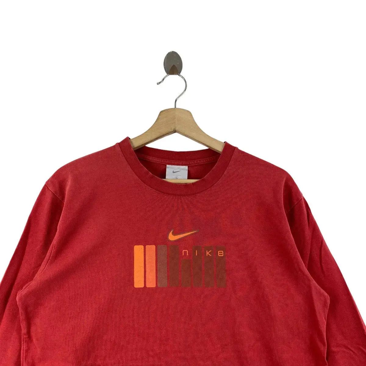 Nike Vintage NIKE SWOOSH Center Logo Red Tee Shirt Collection Size US L / EU 52-54 / 3 - 2 Thumbnail