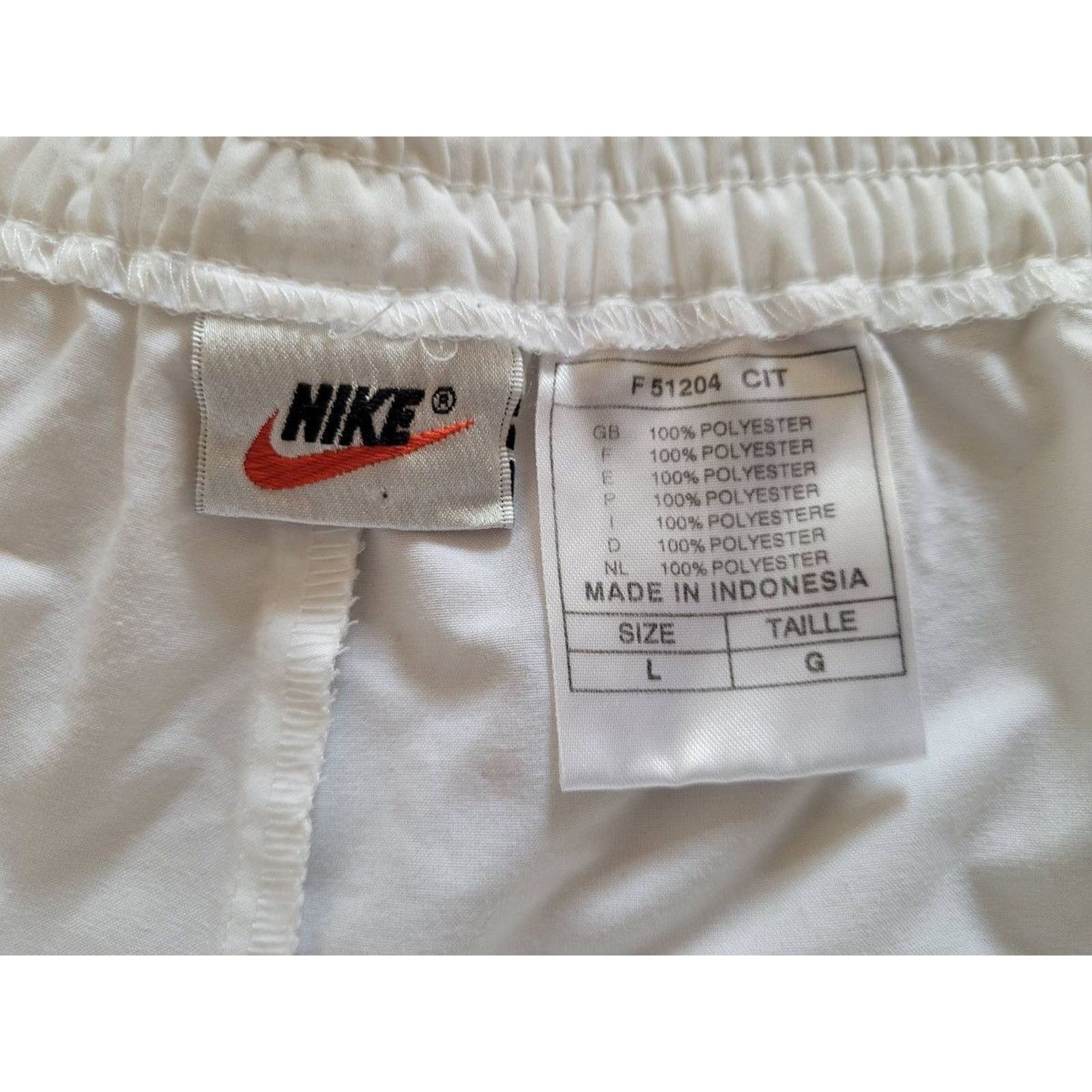 Nike Nike Vintage 90s Block Tag Nylon Shorts Size US 32 / EU 48 - 3 Thumbnail