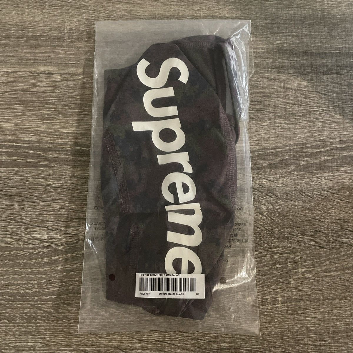 Supreme Supreme Heat Reactive Digi Camo Balaclava Black Size ONE SIZE - 1 Thumbnail