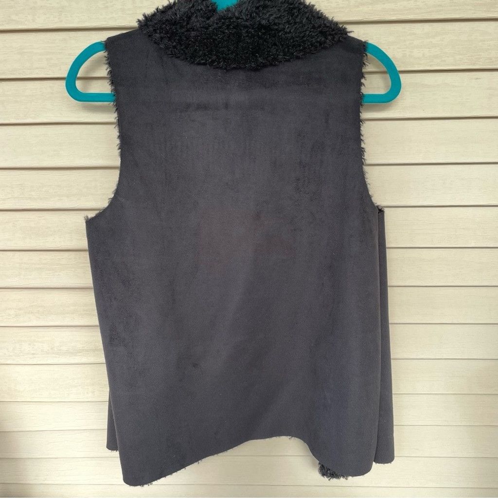 G.H. Bass & Co. G. H. Bass Faux Suede/Faux Fur Vest Size M Size M / US 6-8 / IT 42-44 - 5 Thumbnail