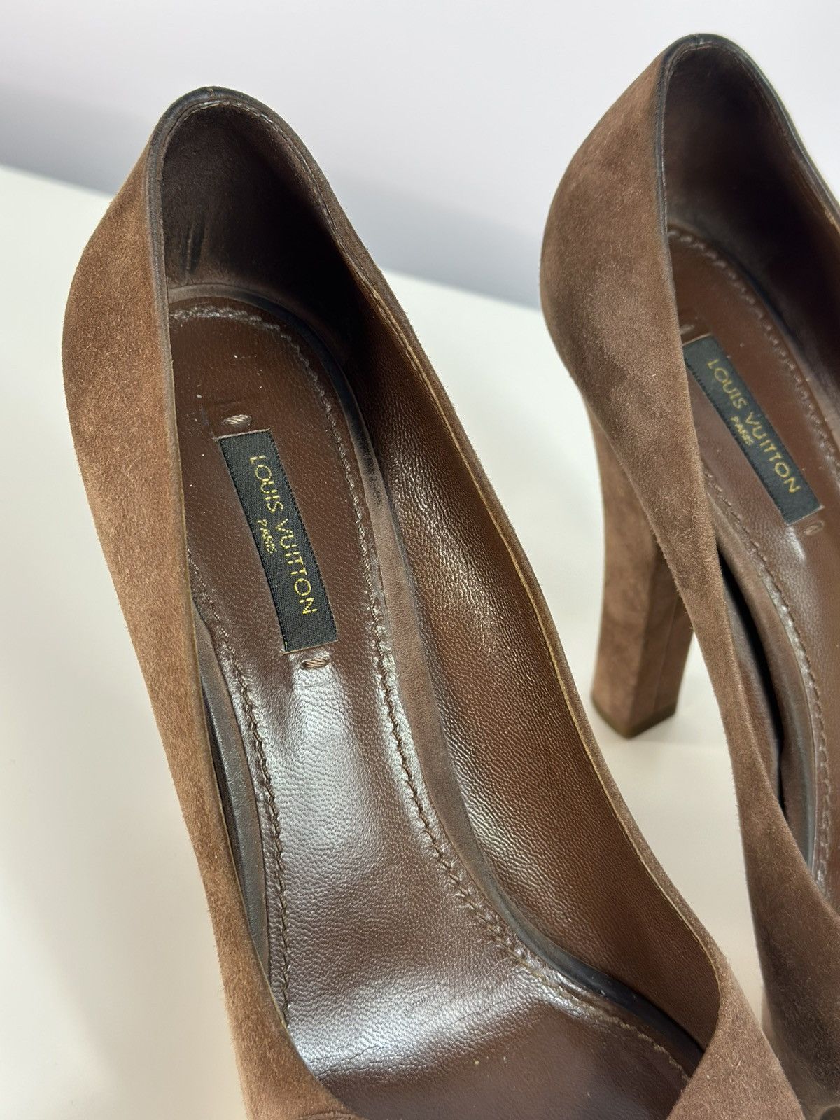 Louis Vuitton Louis Vuitton Brown Suede Catania Peep Toe Platform Pumps Size US 8 / IT 38 - 13 Thumbnail