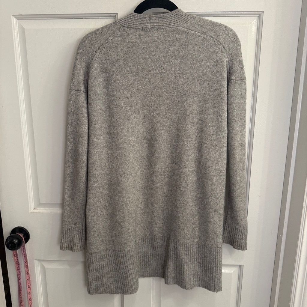 Uniqlo Women's Uniqlo Cardigan, Size L, Gray Size L / US 10 / IT 46 - 1 Thumbnail