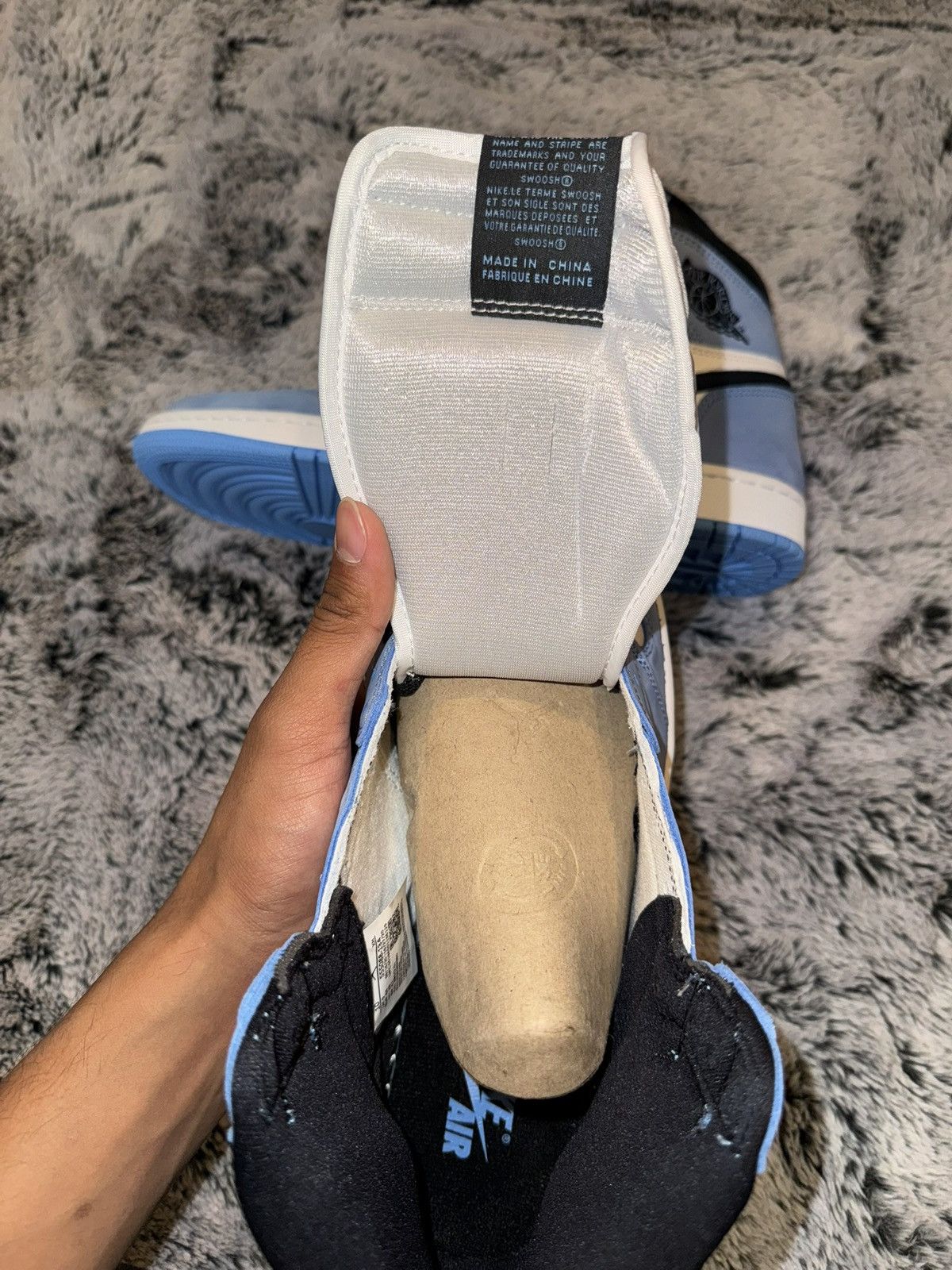 Jordan Brand Jordan 1 Retro High OG University Blue Size US 10 / EU 43 - 7 Thumbnail