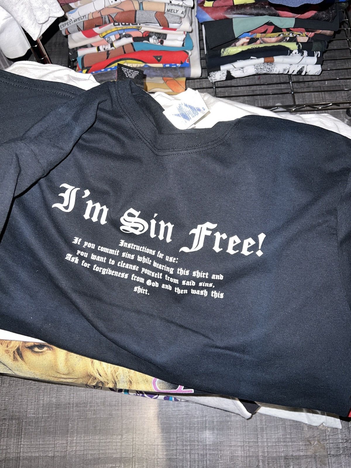 Gildan 2000s I’m Sin Free Jesus Religion Quote Tee Size US M / EU 48-50 / 2 - 2 Thumbnail