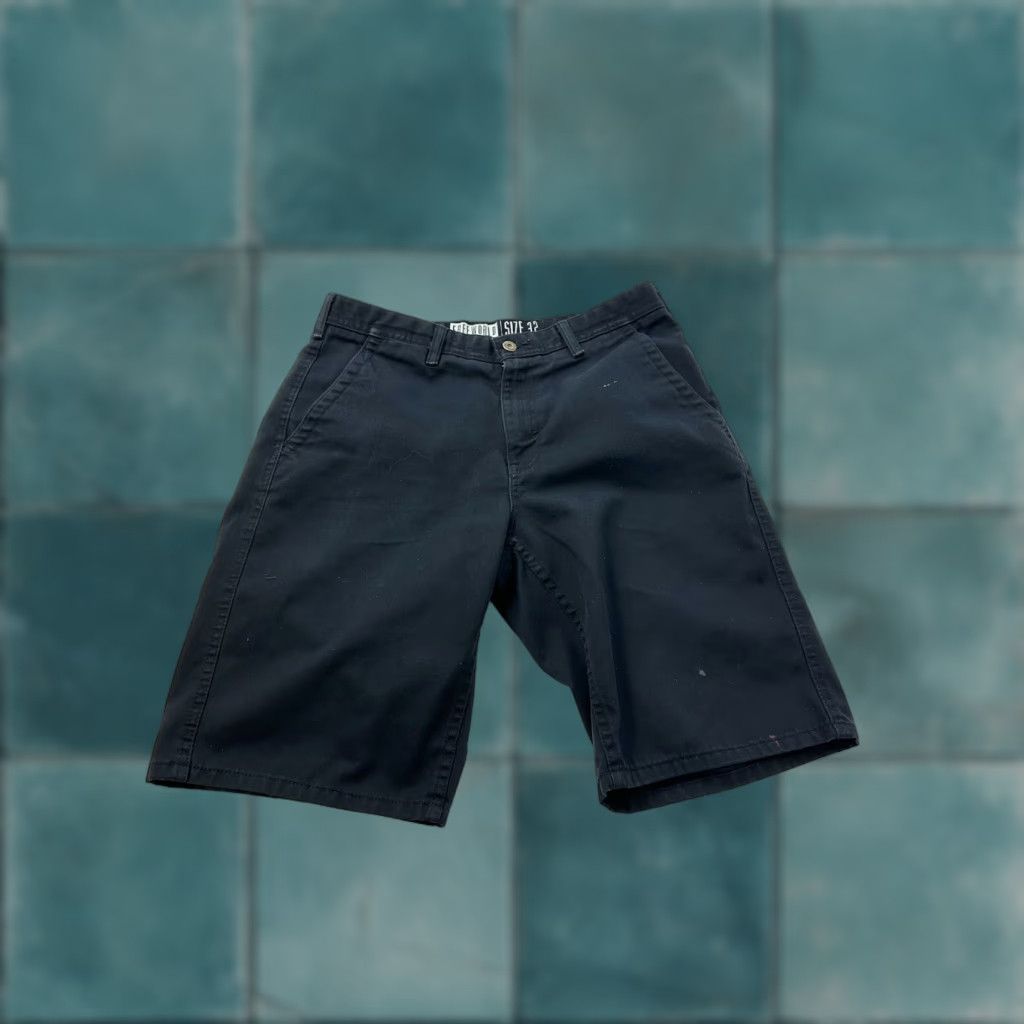 Vintage VINTAGE Free World Shorts Men 32 Black Chino Skateboarding Y2K 90s Mens Size US 32 / EU 48 - 1 Thumbnail