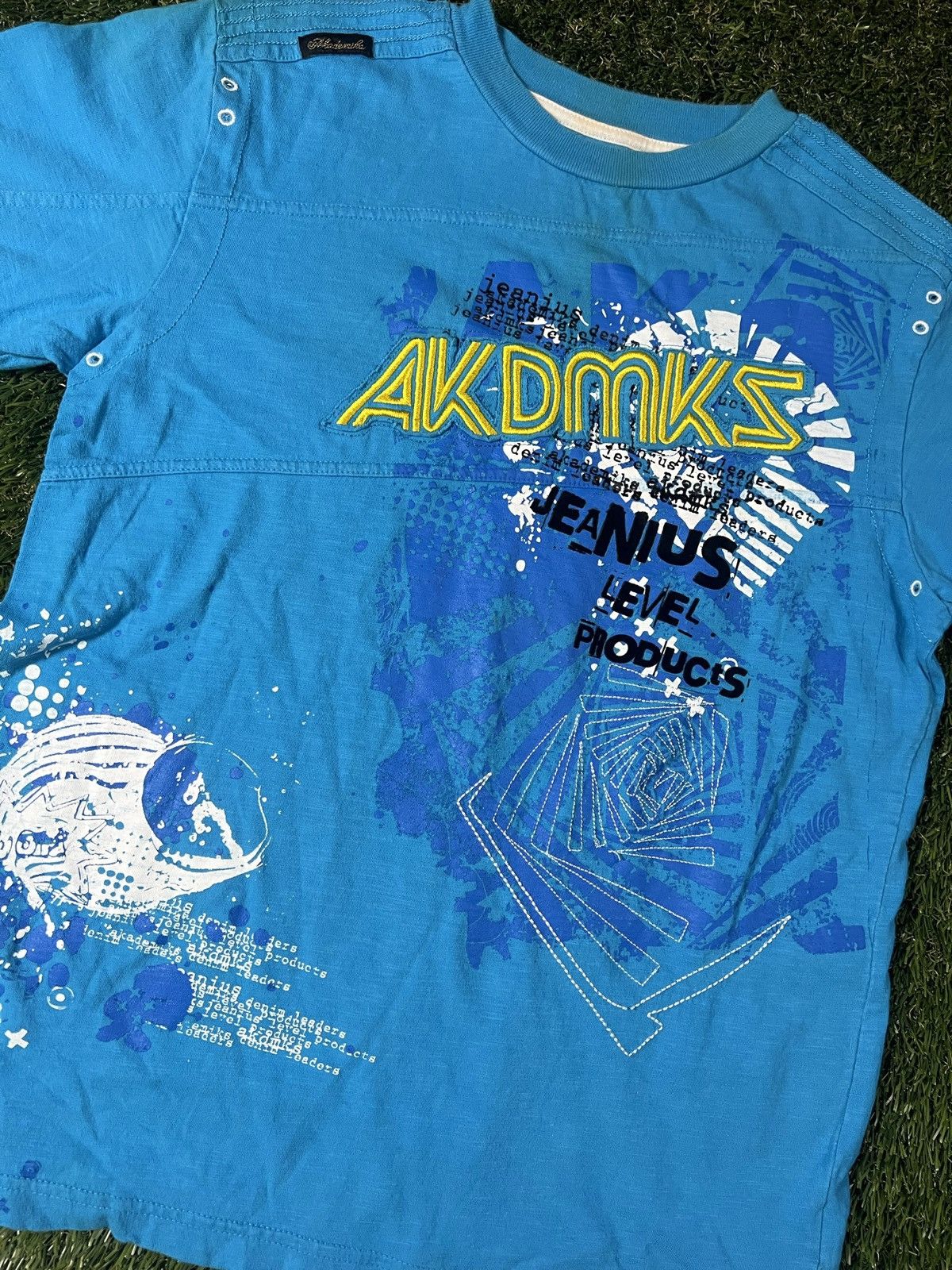 Akademiks × Vintage Vintage Y2K Akademiks All over Print Affliction Styled Tee Size US L / EU 52-54 / 3 - 2 Thumbnail