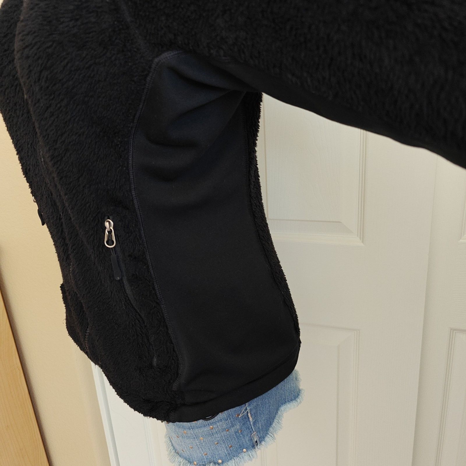Patagonia W's Patagonia R series black fleece zip jacket sz M Size M / US 6-8 / IT 42-44 - 4 Thumbnail