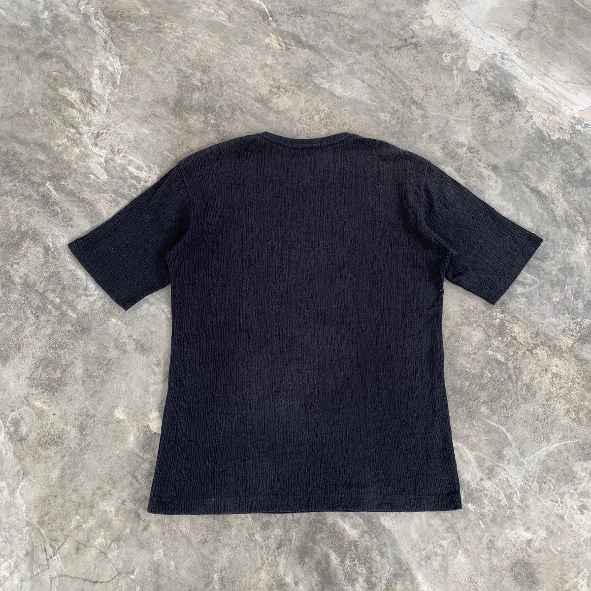 Issey Miyake Vintage Issey Miyake Men Ribbed Black Tshirt Size US M / EU 48-50 / 2 - 9 Thumbnail