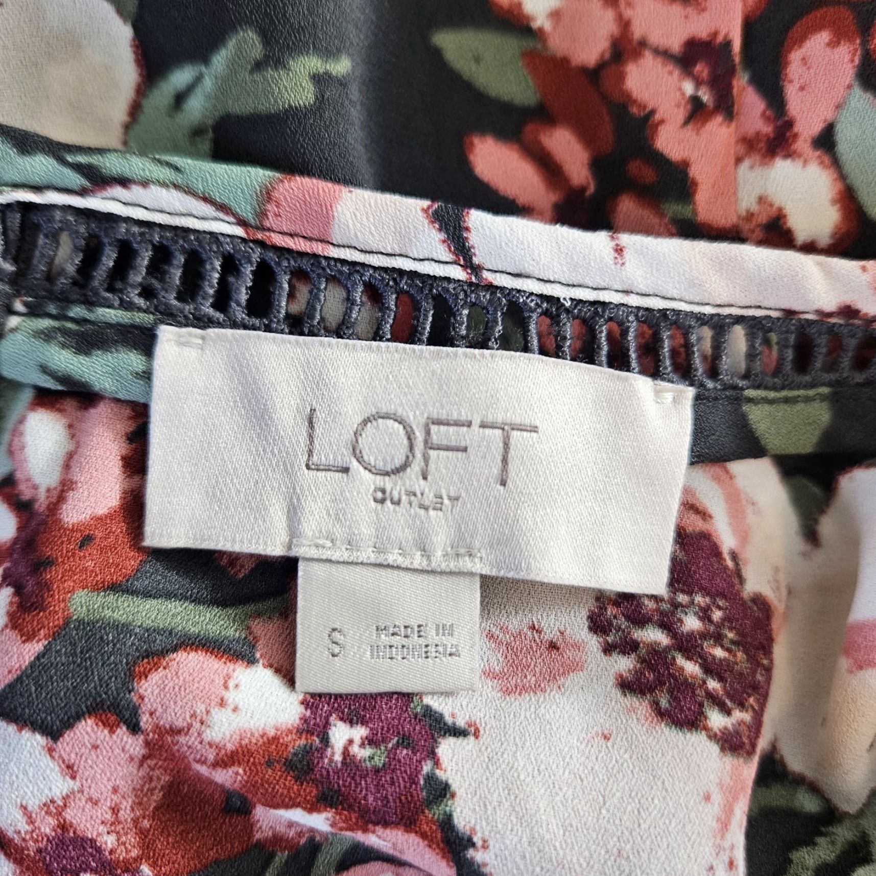 Loft VINTAGE Ann Taylor LOFT Womens Top Sz Small Green Pink Floral Bell Sleeves Size S / US 4 / IT 40 - 5 Thumbnail