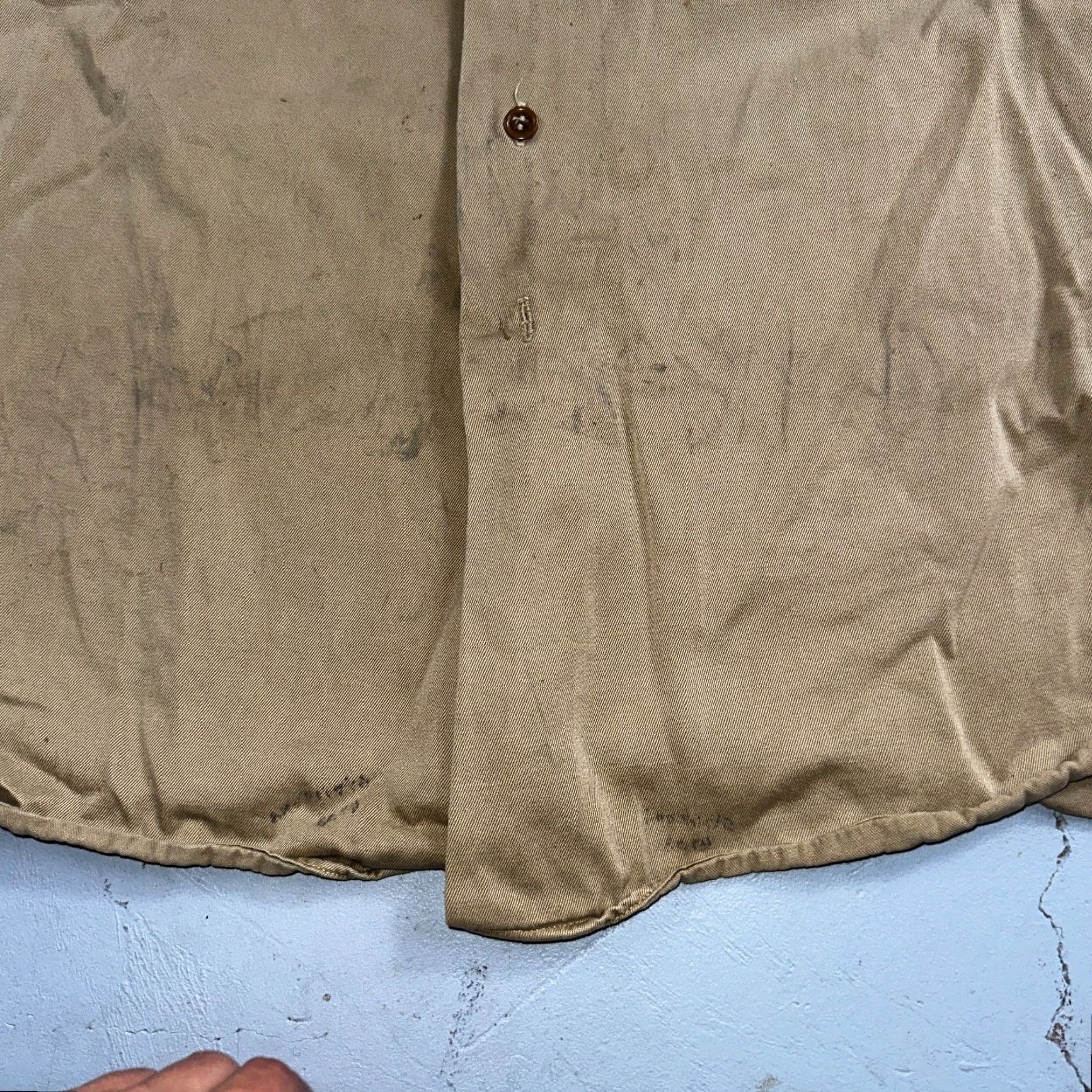Vintage Vintage 40s WWII Gusset Khaki Work Army Military Button Shirt Stencil USN Shirt Mens Size US L / EU 52-54 / 3 - 4 Thumbnail