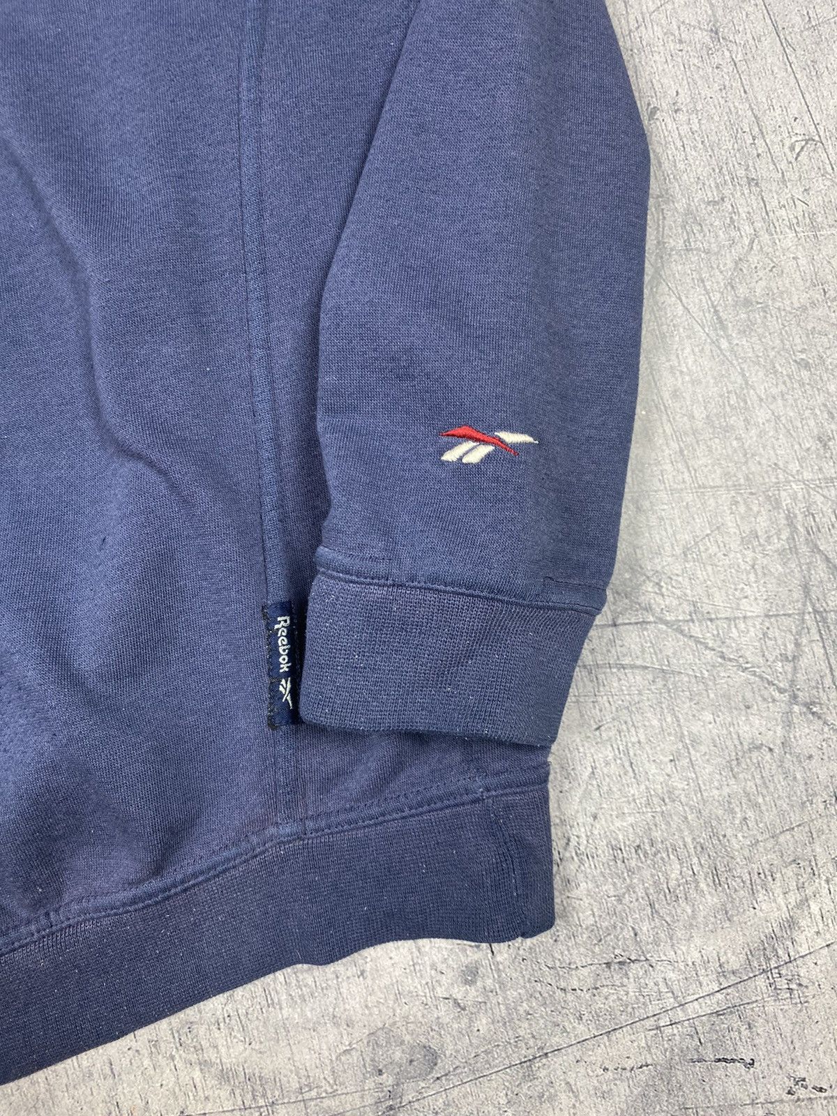 Reebok Vintage Reebok Y2K Big Center Logo Sweatshirt Size US S / EU 44-46 / 1 - 8 Thumbnail