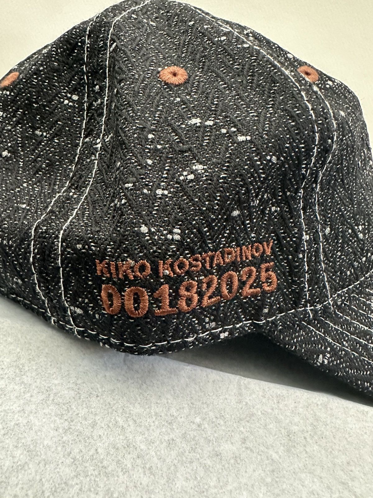 Kiko Kostadinov × New Era SS25 Japan Exclusive Single K Hat Ash Black Size ONE SIZE - 3 Thumbnail