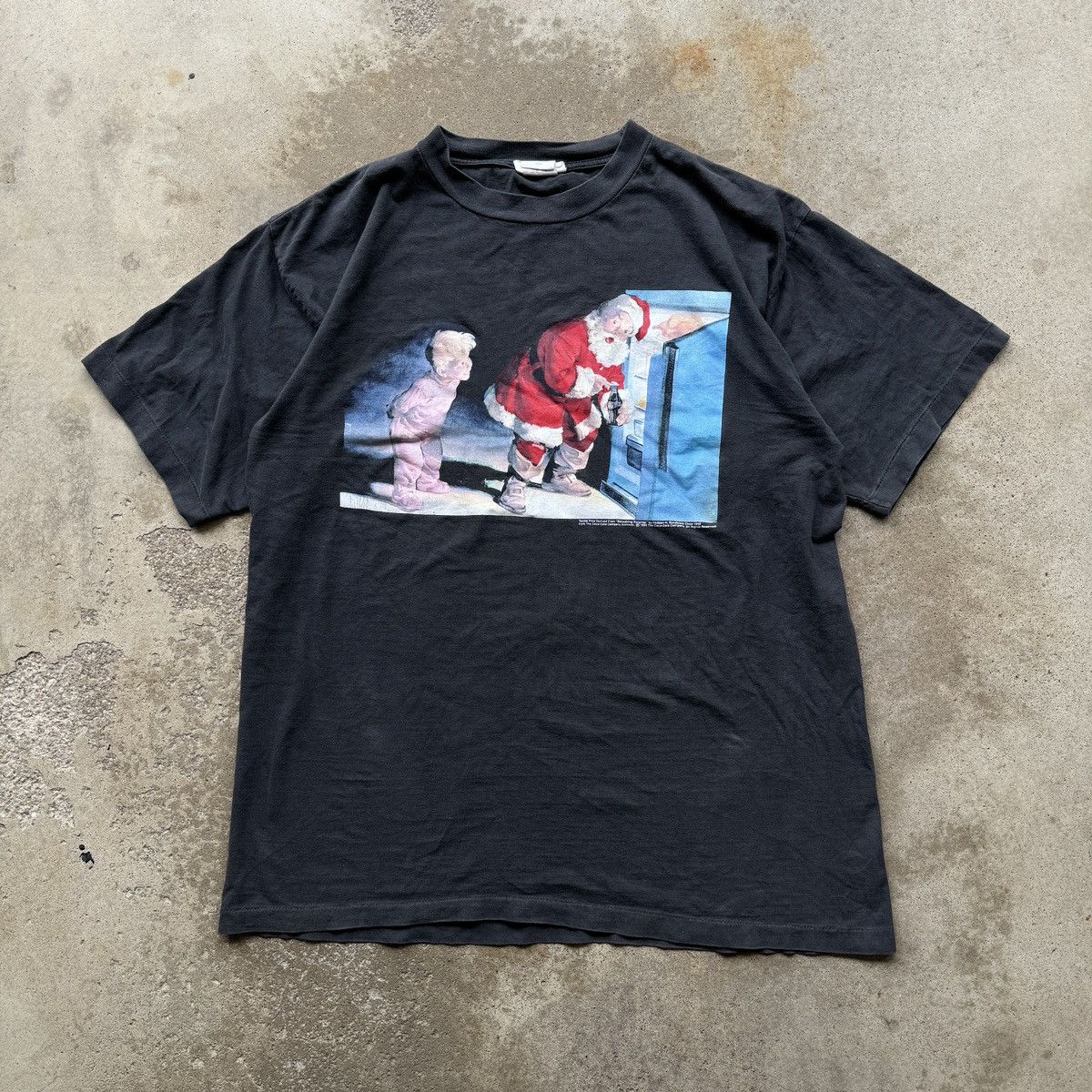 Vintage 90s Faded Coca Cola Christmas Santa Tee Size US XL / EU 56 / 4 - 1 Thumbnail