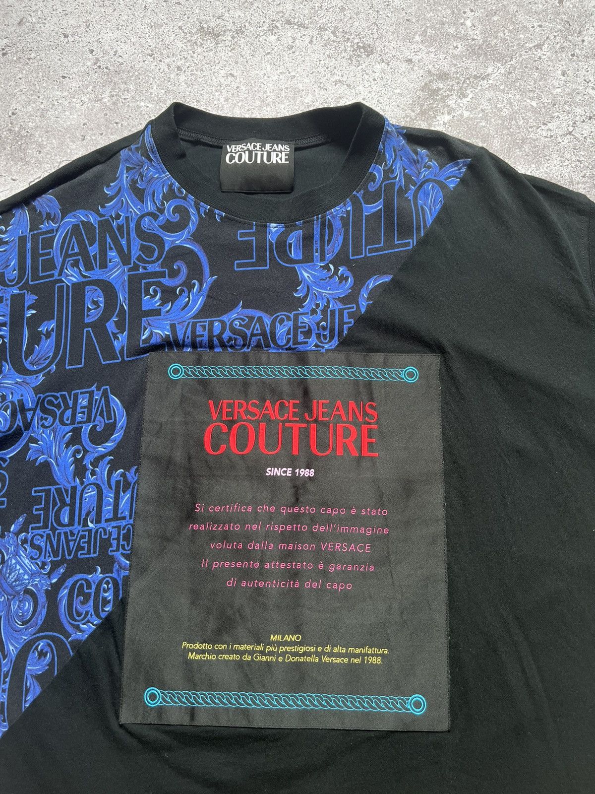 Designer × Versace Jeans Couture Versace Jeans Couture T-shirt Mit Barock Print Size US M / EU 48-50 / 2 - 4 Thumbnail