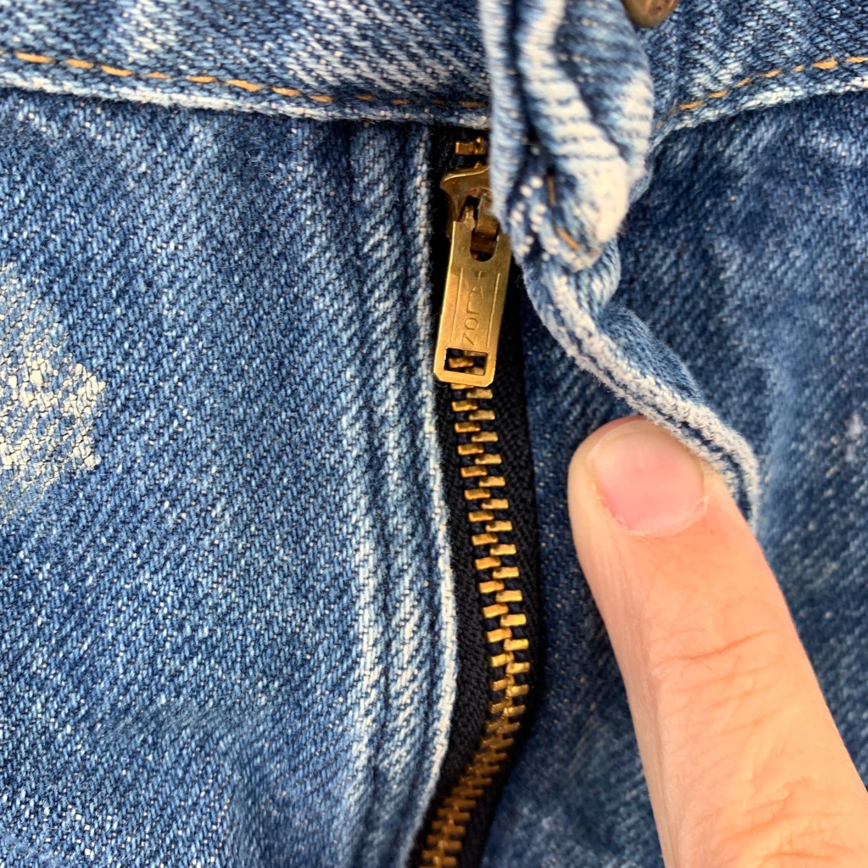 Vintage VINTAGE Rustler Jeans Destroyed 32 Short Denim Blue 100% Cotton Mens Jeans Straight 28.75 Inseam Fall Winter Spring USA Button Zip Size US 32 / EU 48 - 4 Thumbnail