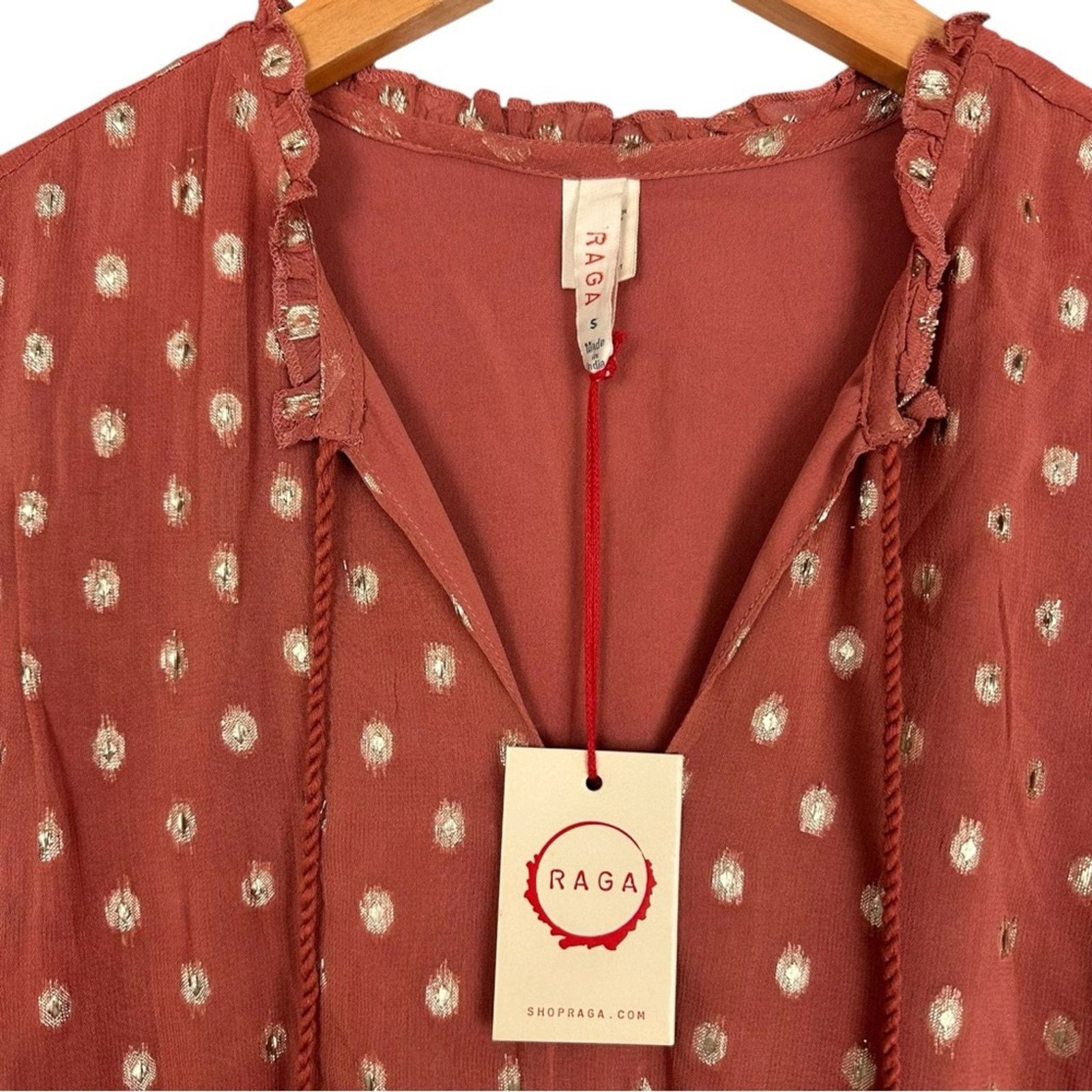 Anthropologie NWT Anthropologie Raga Tiered Mini Dress Dusty Pink Gold S Size S / US 4 / IT 40 - 4 Thumbnail