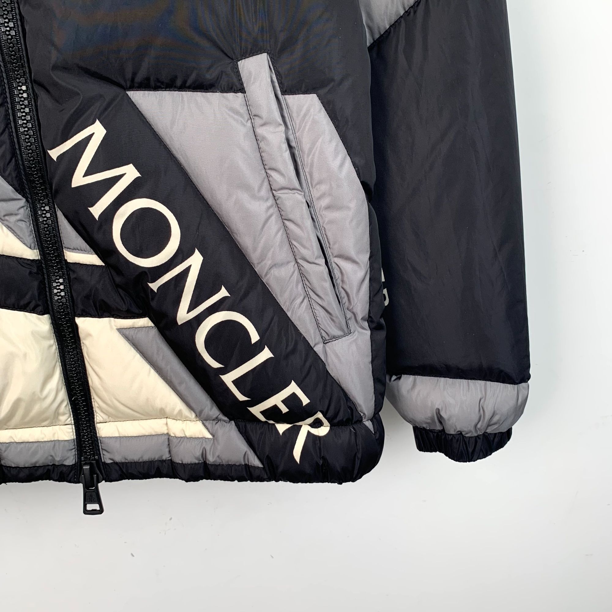 Moncler Moncler Womens Puffer Jacket With Hood Black/Grey/Cream Poli Size L / US 10 / IT 46 - 4 Thumbnail