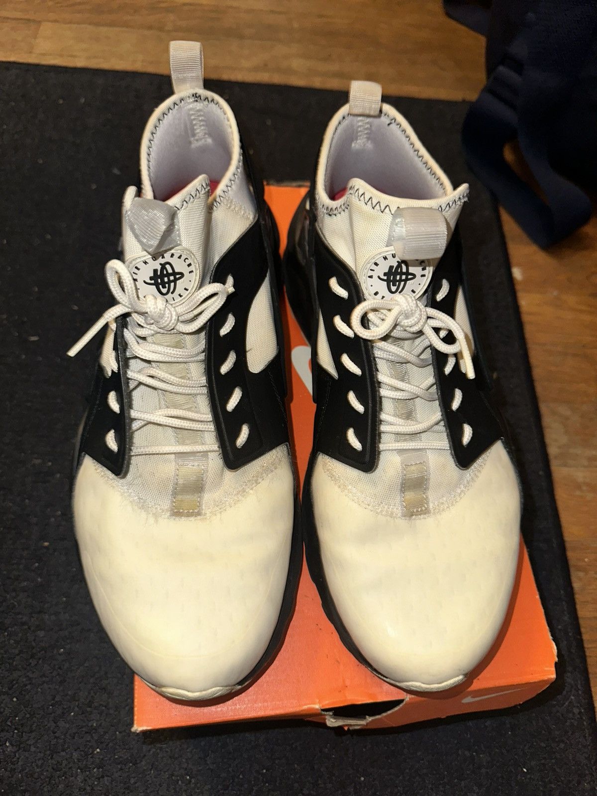 Nike Nike Huarache Size US 10 / EU 43 - 3 Thumbnail