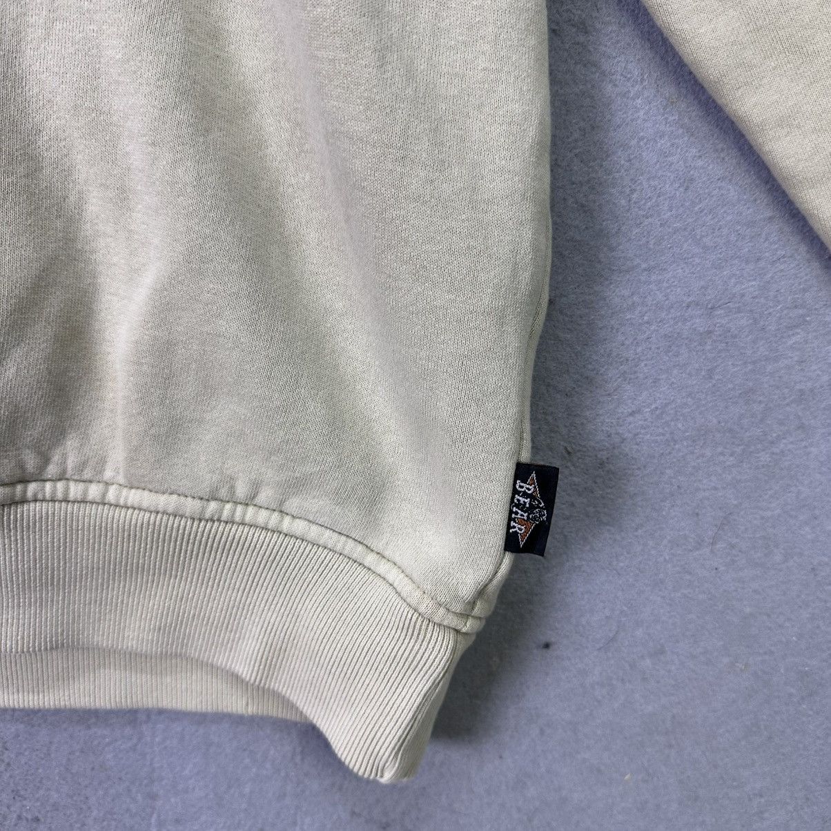 Vintage Vintage 90s Bear Surf Legend Sweatshirt Size US M / EU 48-50 / 2 - 7 Thumbnail