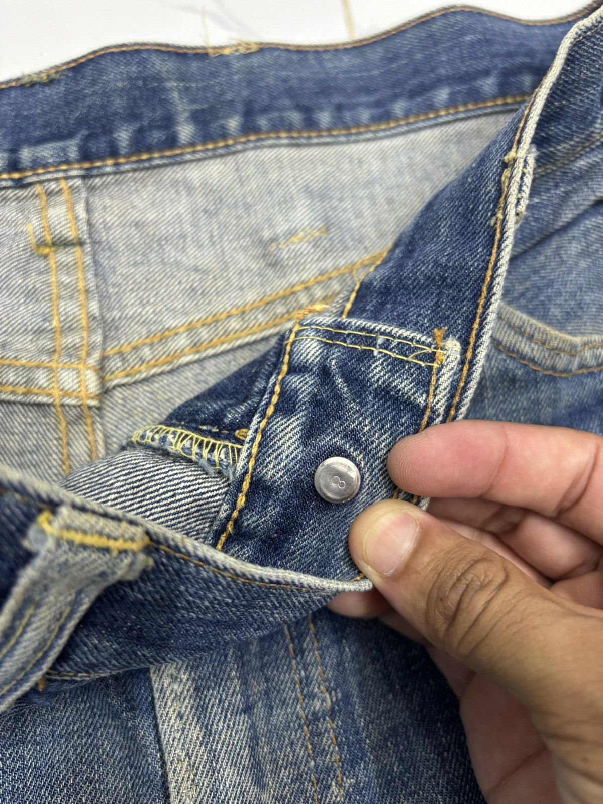 Levi's Levis 505 70s Button 8 Distressed Denim Jeans Size US 35 - 6 Thumbnail