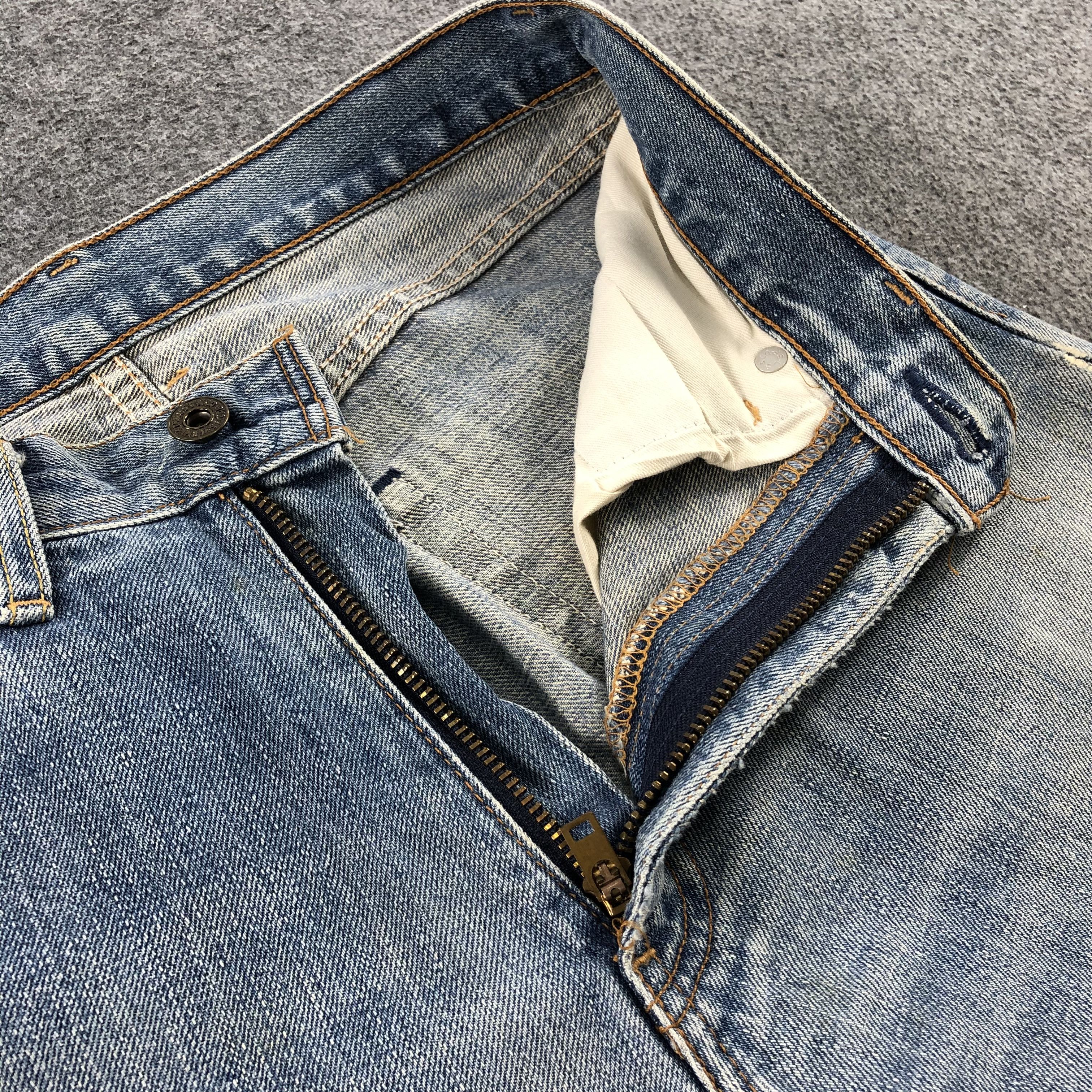 Levi's × Vintage Vintage 90s Light Wash Levis 502 Jeans-JM2025 Size US 30 / EU 46 - 8 Thumbnail