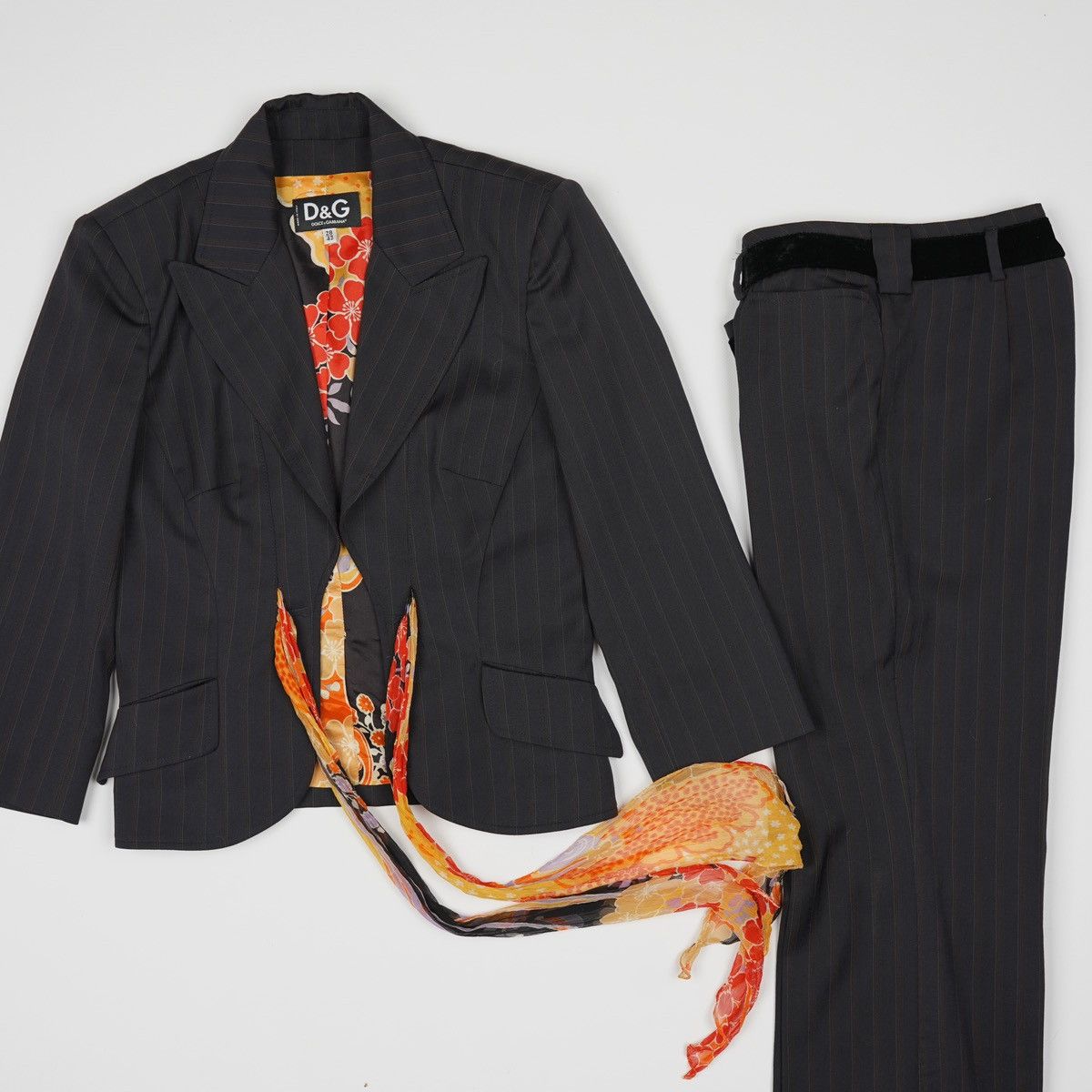 Dolce & Gabbana Dolce Gabbana Wool Striped Suit With Silk Blazer Pants Size M / US 6-8 / IT 42-44 - 2 Thumbnail